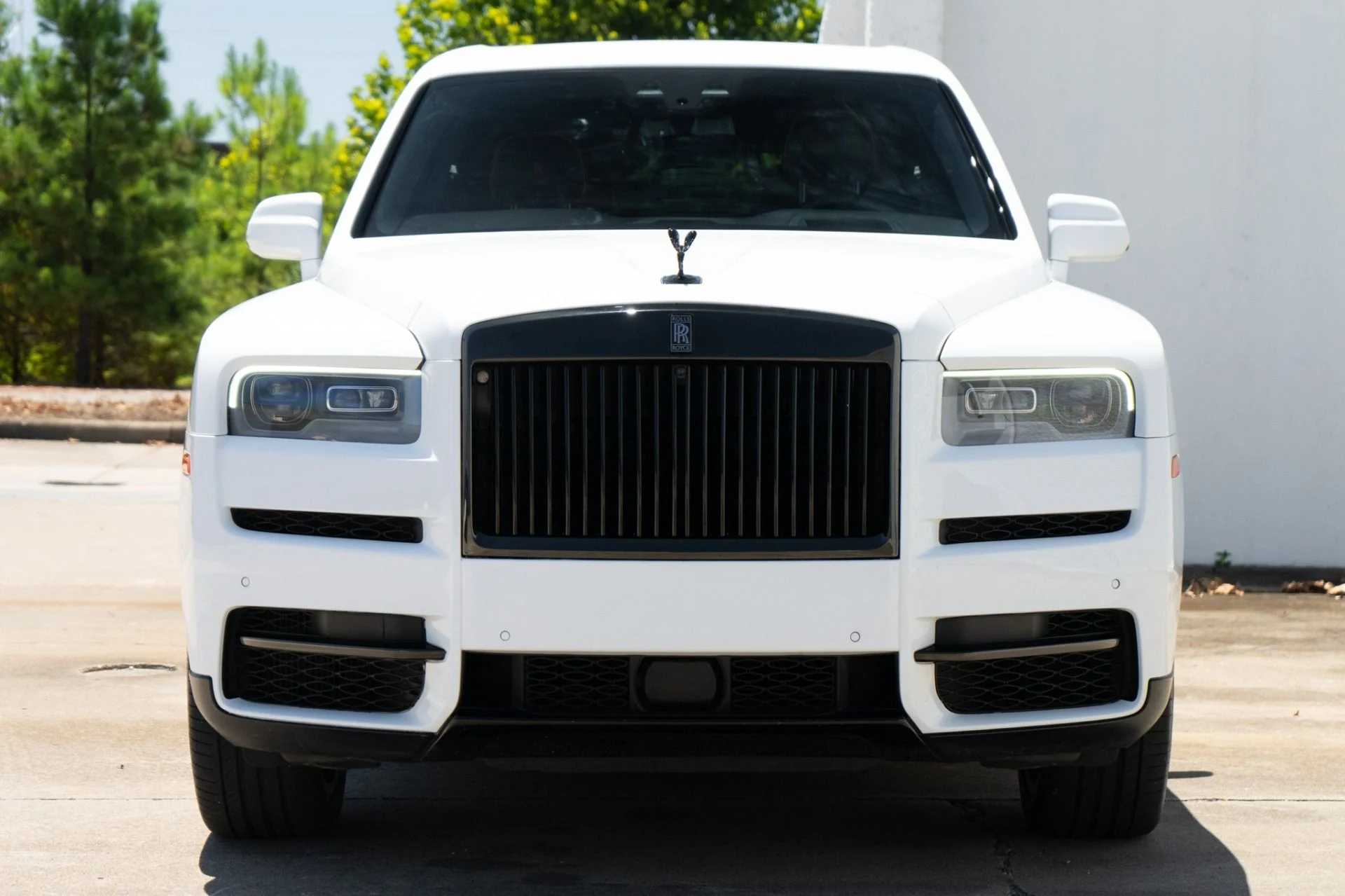 mph020_1609772383_Used_2022_Rolls_Royce_Black_Badge_Cullinan_1787069688_2a5a656183