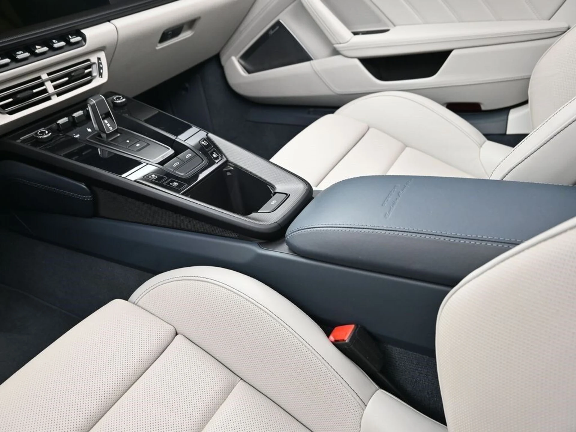 mph020_1618446643_faebea054ff25ebccbc58ce855a2d195x_f895f3d1c9