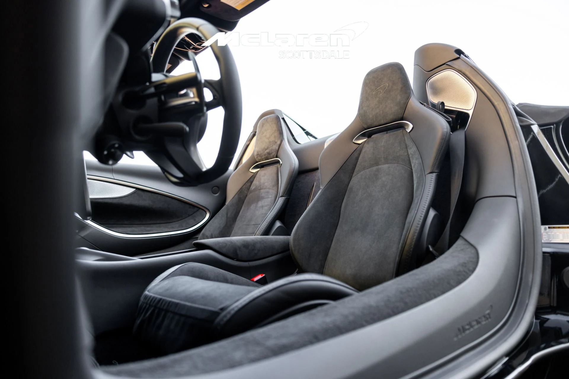 mph020_162119527_Used_2025_MCLAREN_ARTURA_Performance_1729876898_dd4655faa9