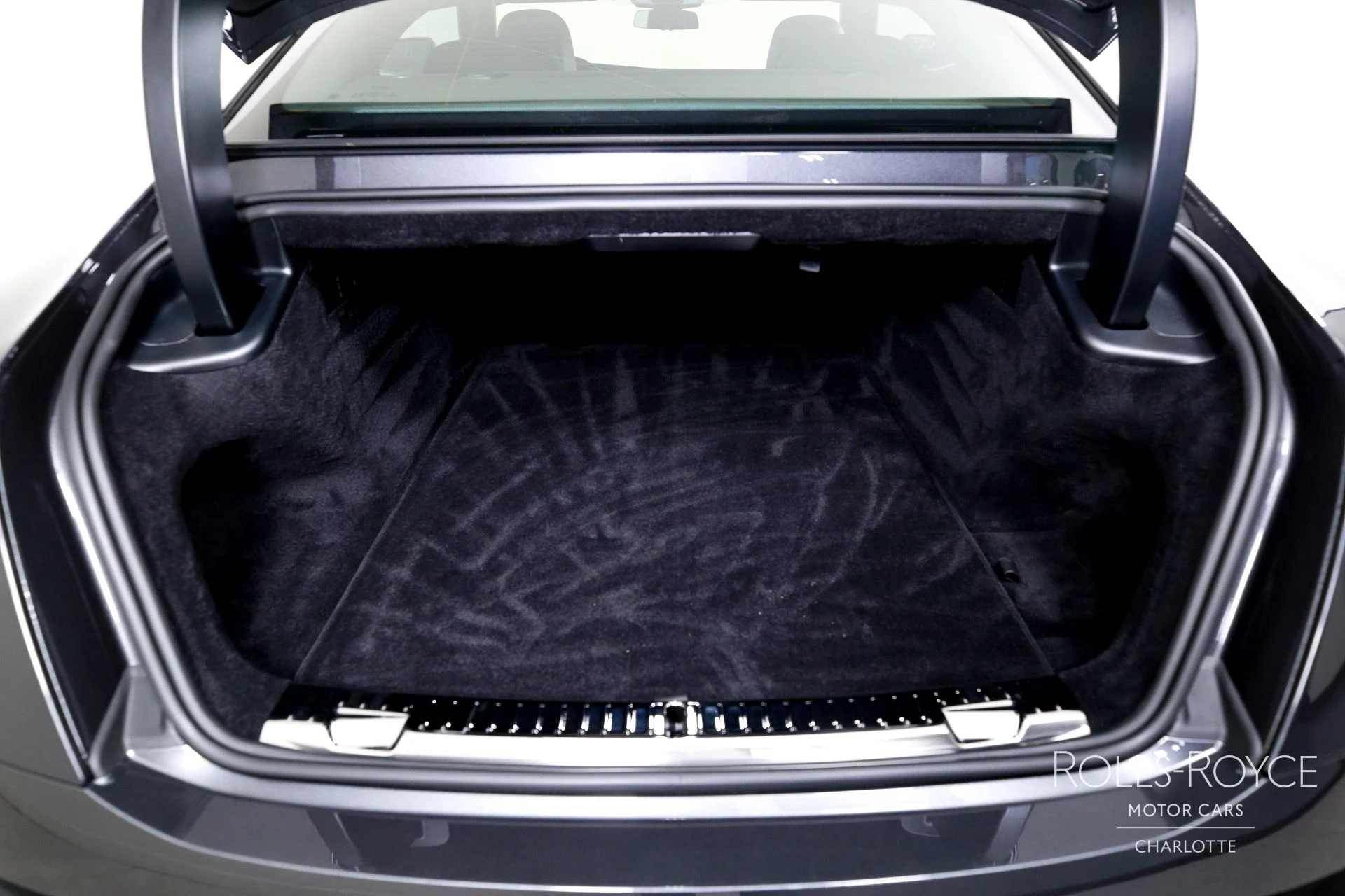 mph020_1648089189_Used_2025_Rolls_Royce_Spectre_1759510390_3af3cc3b4e