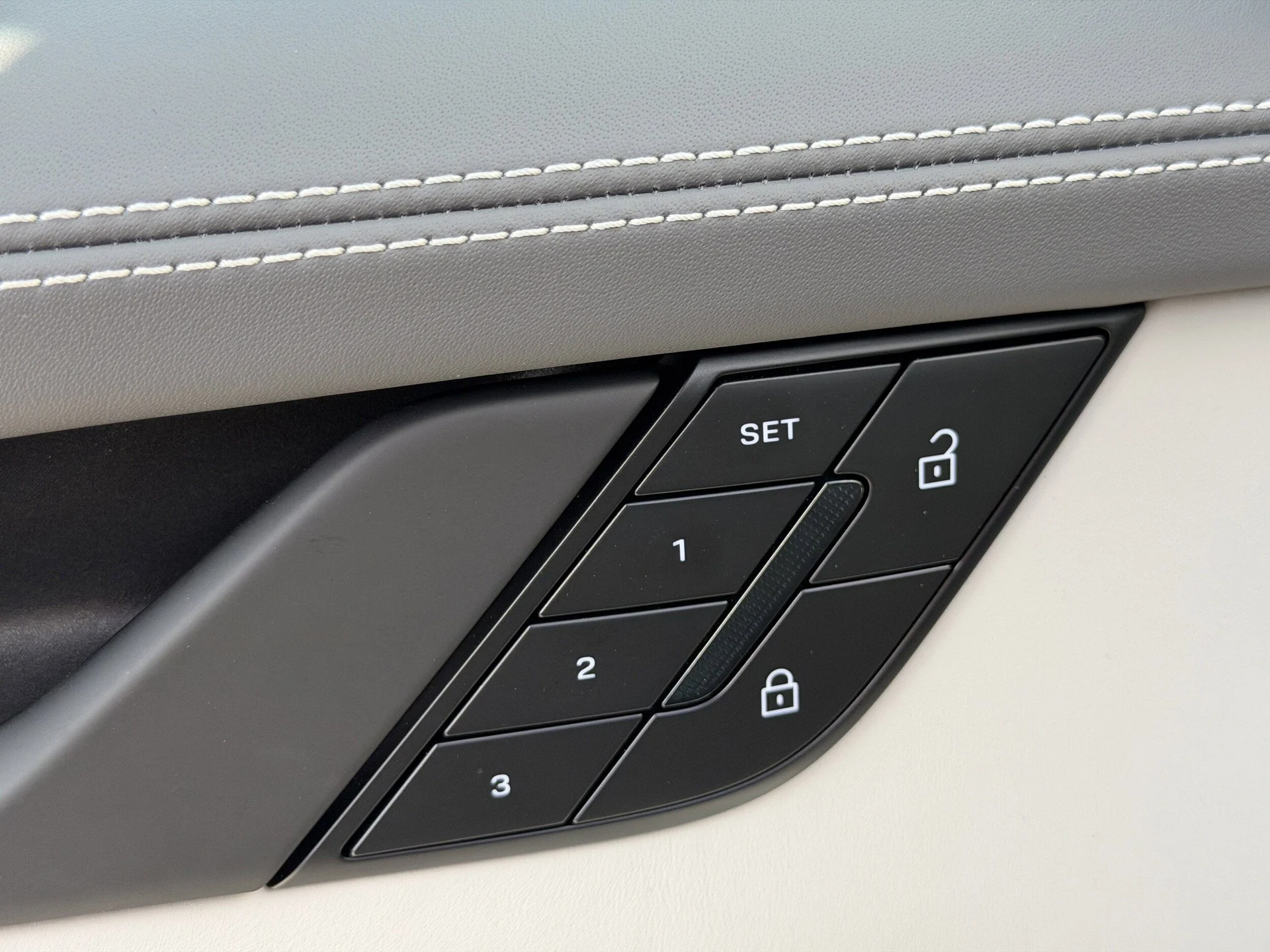 mph020_16500626_c27eb255d07070a447b296ddf8759a84x_a40a1286c1