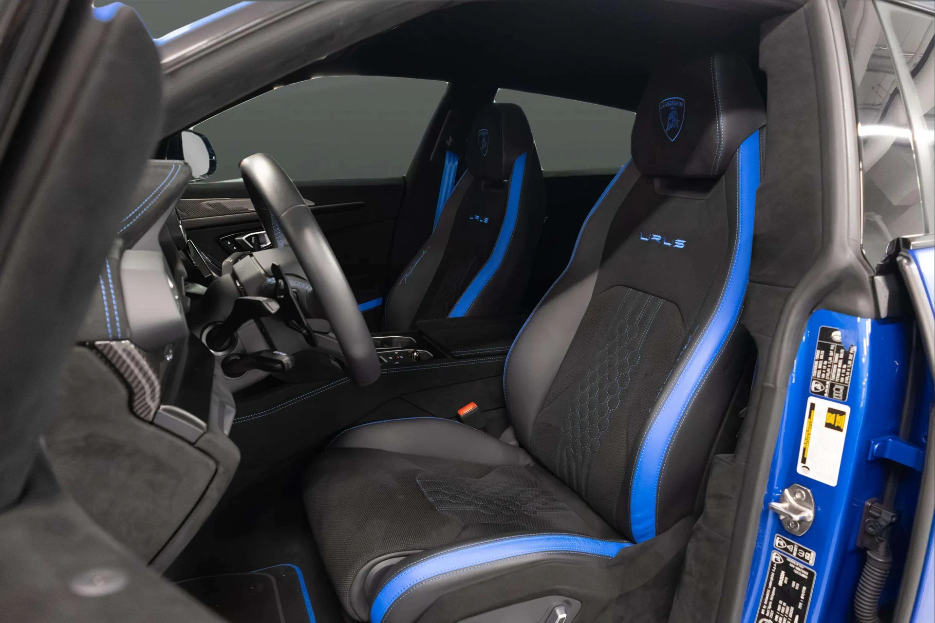 mph020_16610414_c5357ec2_2481_43d8_b3d0_15d32db927f7_202420_Lamborghini20_Urus20_Performante2028_ZPBCC_3_ZL_4_RLA_3399429_21_ff05eb8978