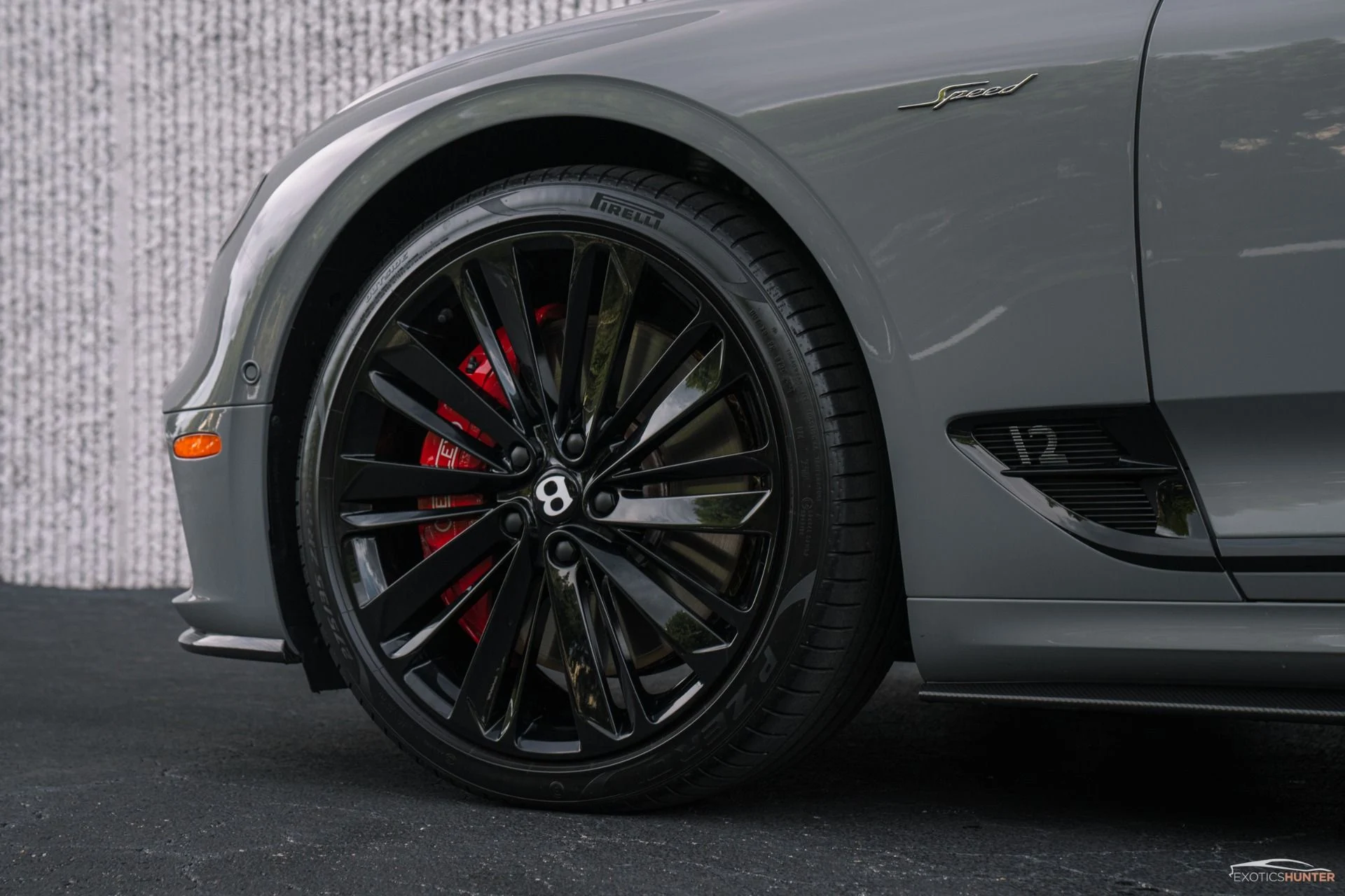 mph020_1664535296_Used_2022_Bentley_Continental_GT_Speed_in_Camrian_Grey_w_Factory_Carbon_Kit_Rotating_Display_1762295522_a10fc4bc81