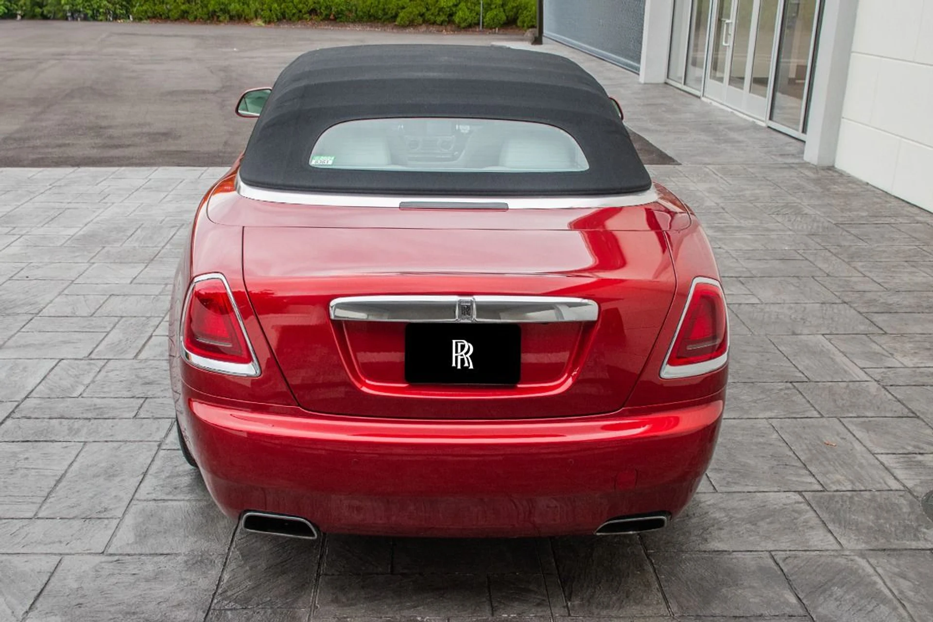 mph020_1677741565_Used_2018_Rolls_Royce_Dawn_1730954781_6ffaf5c035