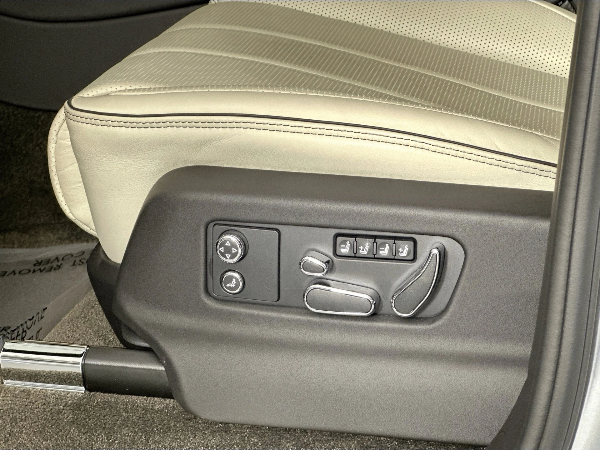 mph020_168706744_21_546f640fef