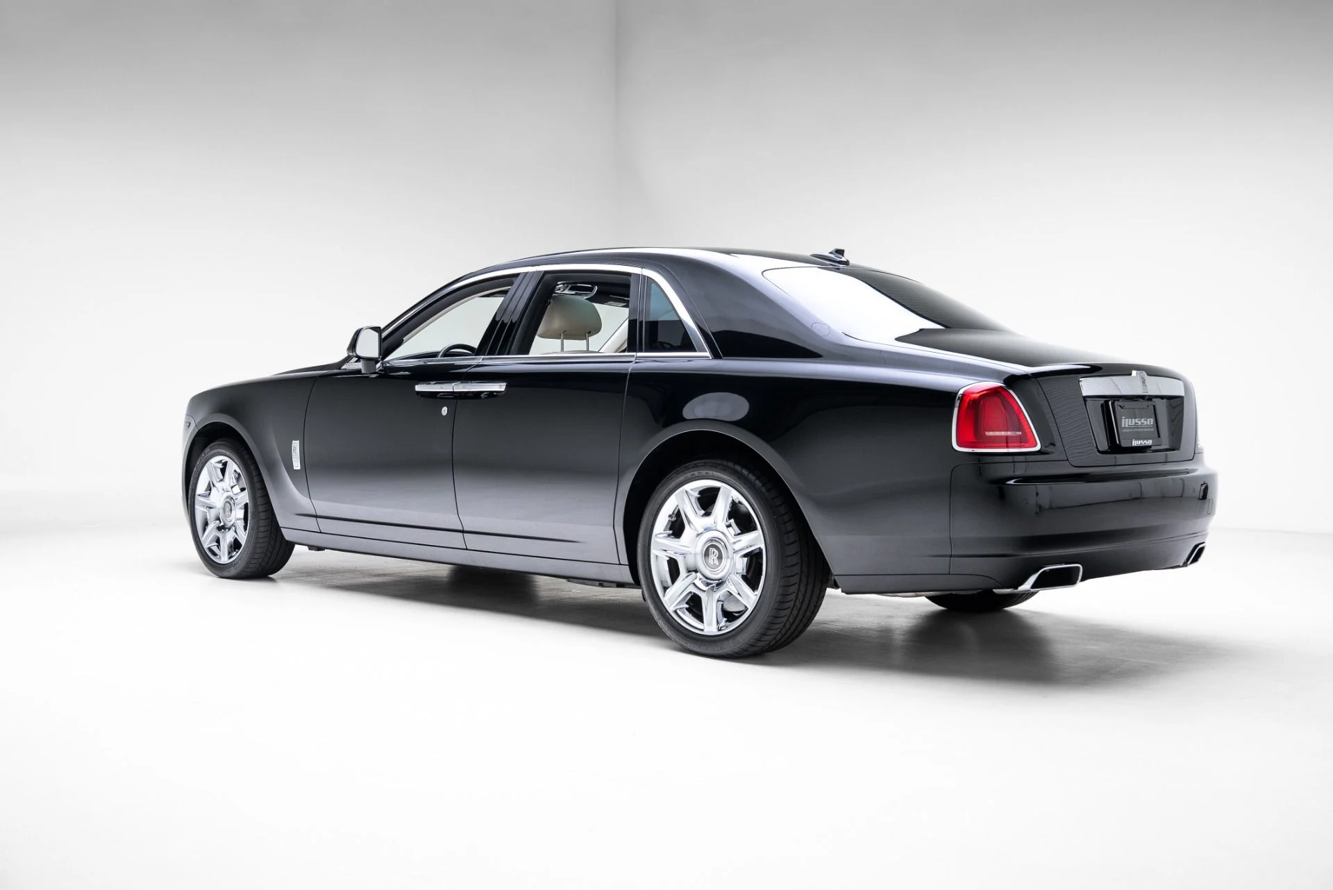 mph020_1696634054_Used_2012_Rolls_Royce_Ghost_1774974824_e278627c21