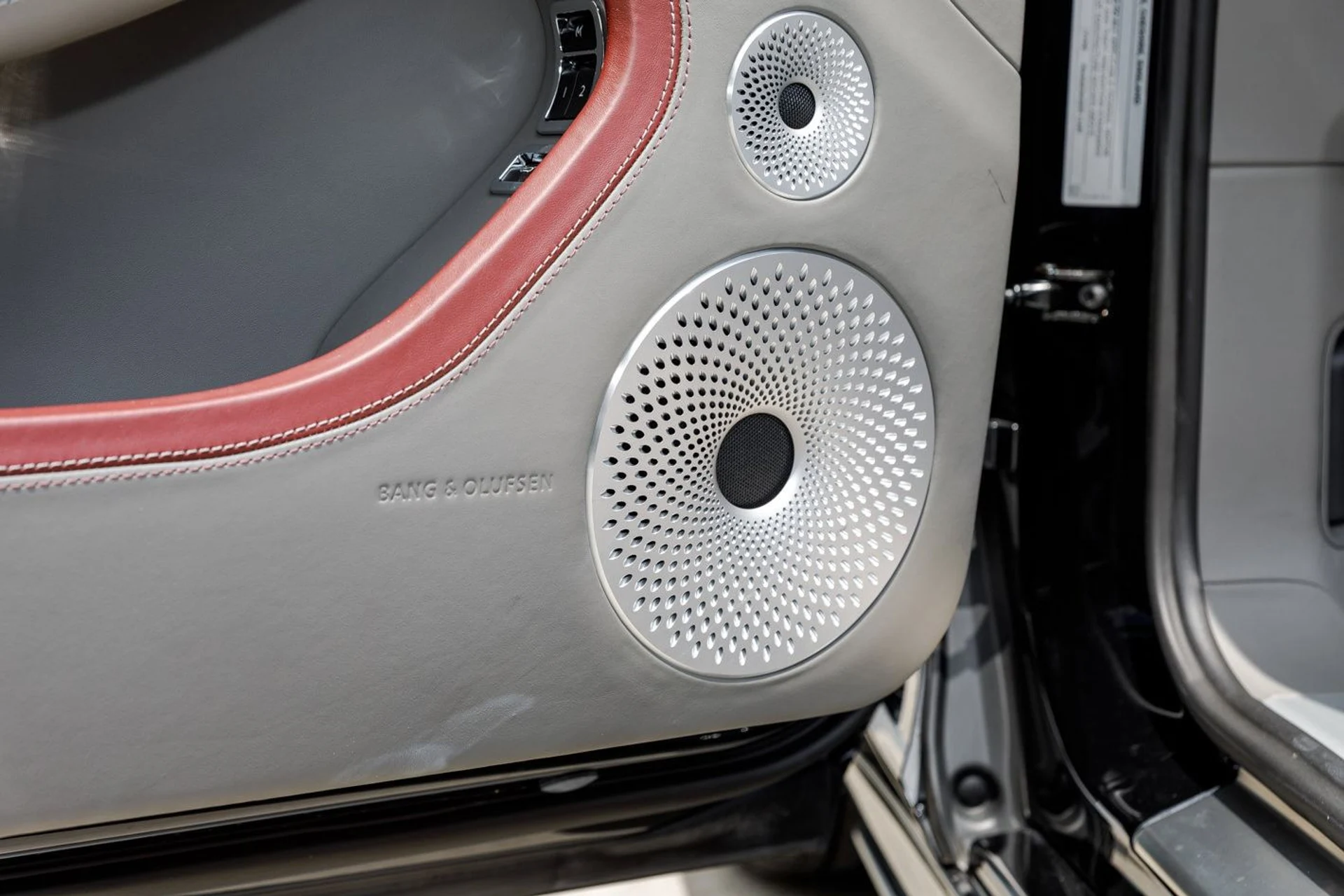 mph020_1698085936_49d24ce47fb3421ffdf4188a09437698x_48ffe41238