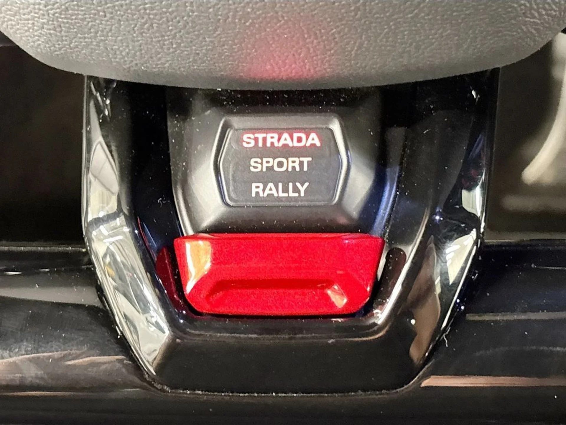 mph020_170349481_e5e0226045dd88acdd680ff0356a0032_185f919040