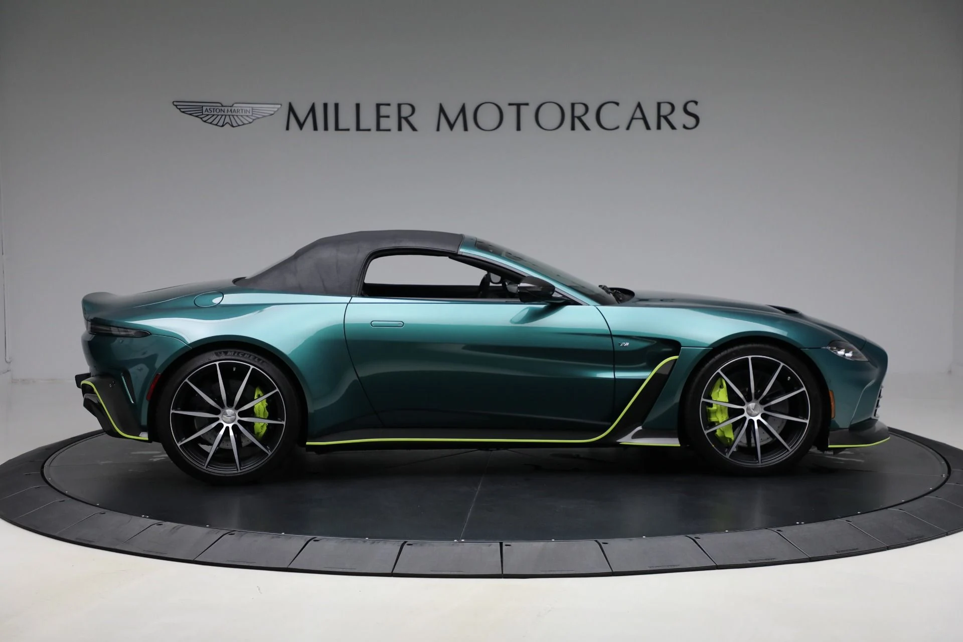 mph020_1712986512_Used_2023_Aston_Martin_Vantage_V12_90a317e2a1