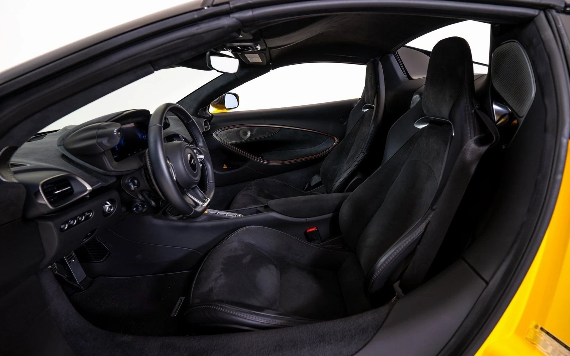 mph020_171808727_c776d8dad889f45f309d2efad41dc094x_369c1c2aad