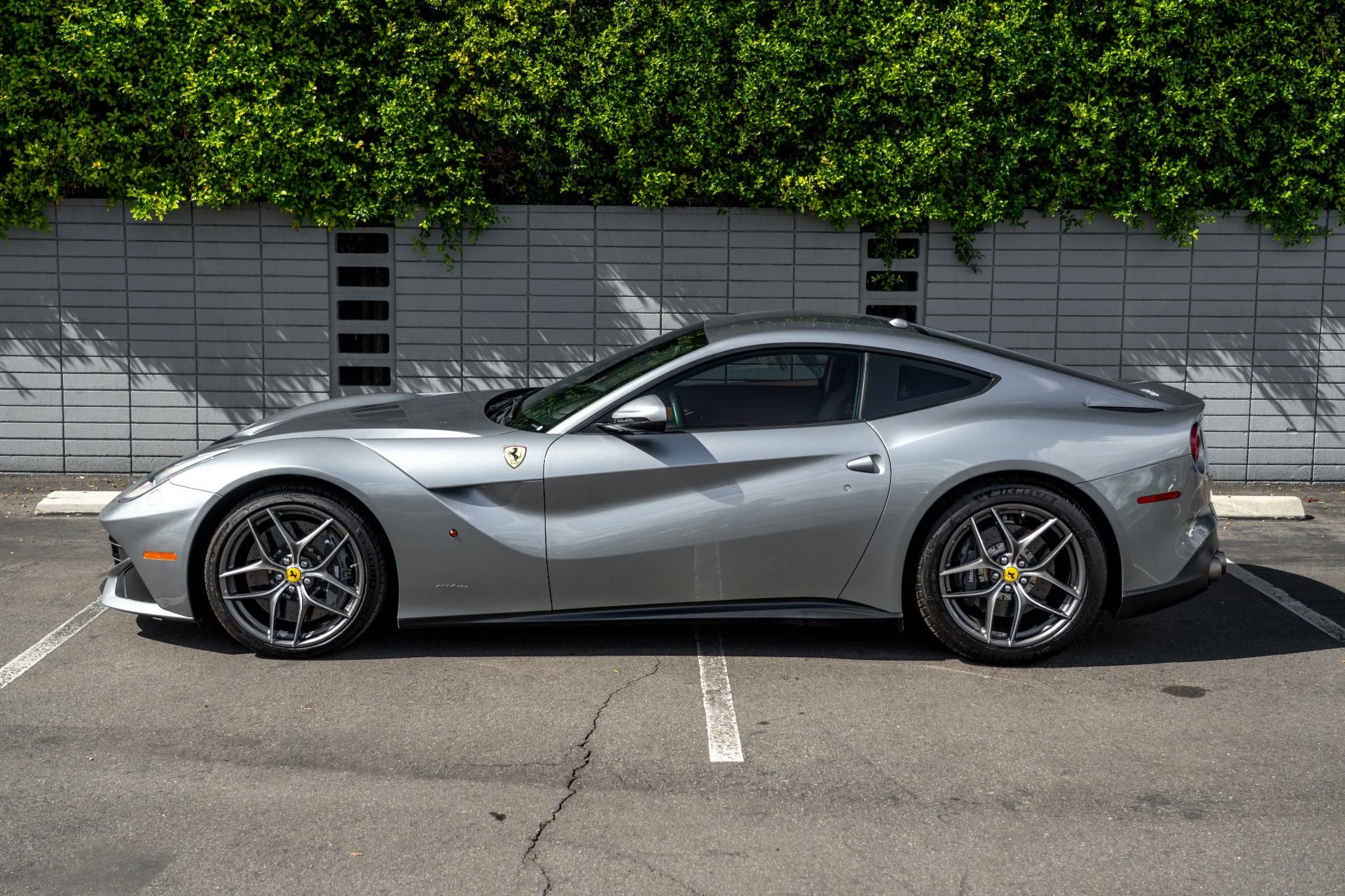 mph020_171810911_Used_2016_Ferrari_F12berlinetta_1760560536_92dd3126e7