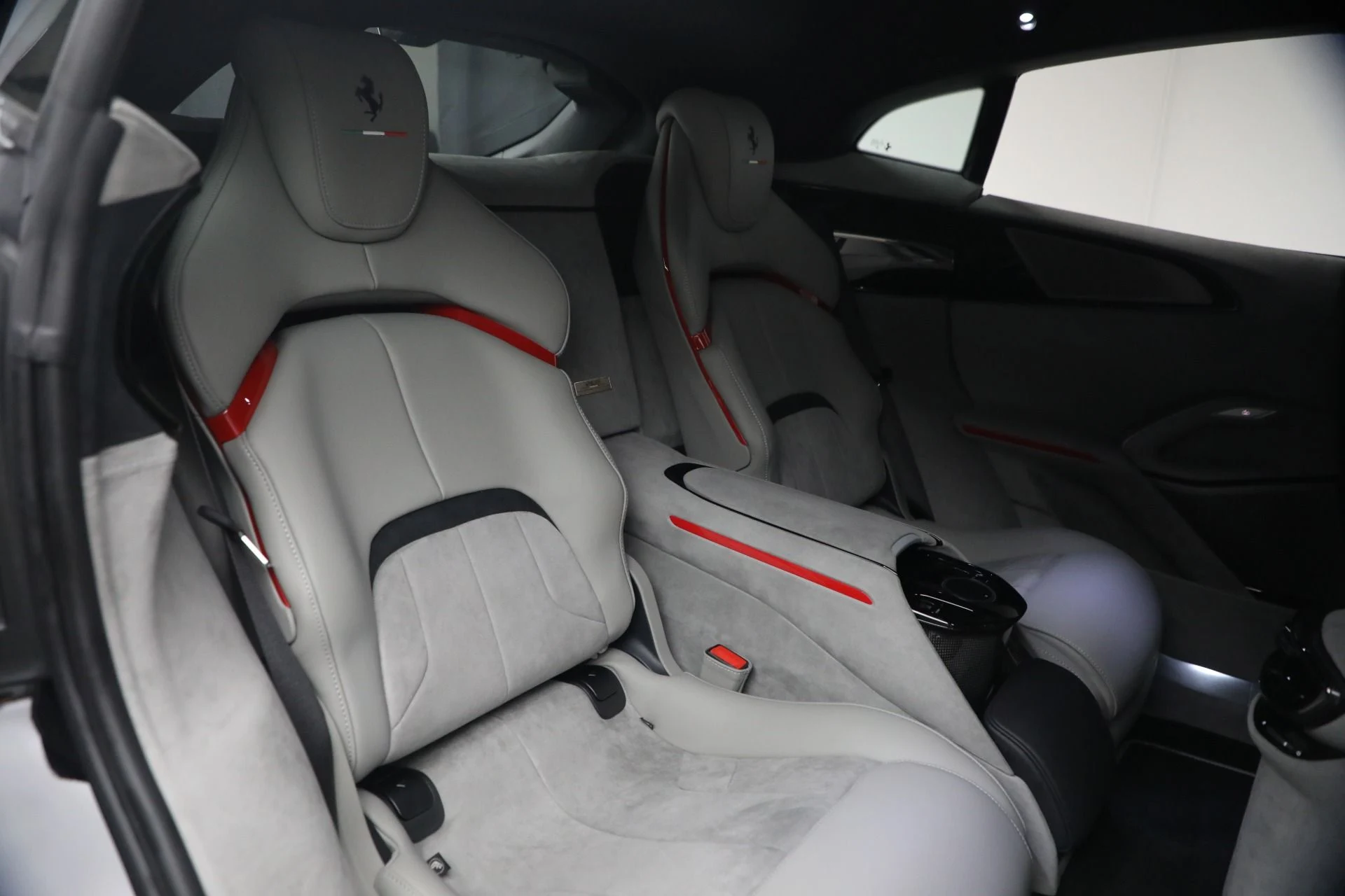 mph020_1718992443_Used_2025_Ferrari_Purosangue_1774121849_add5f4b5b2