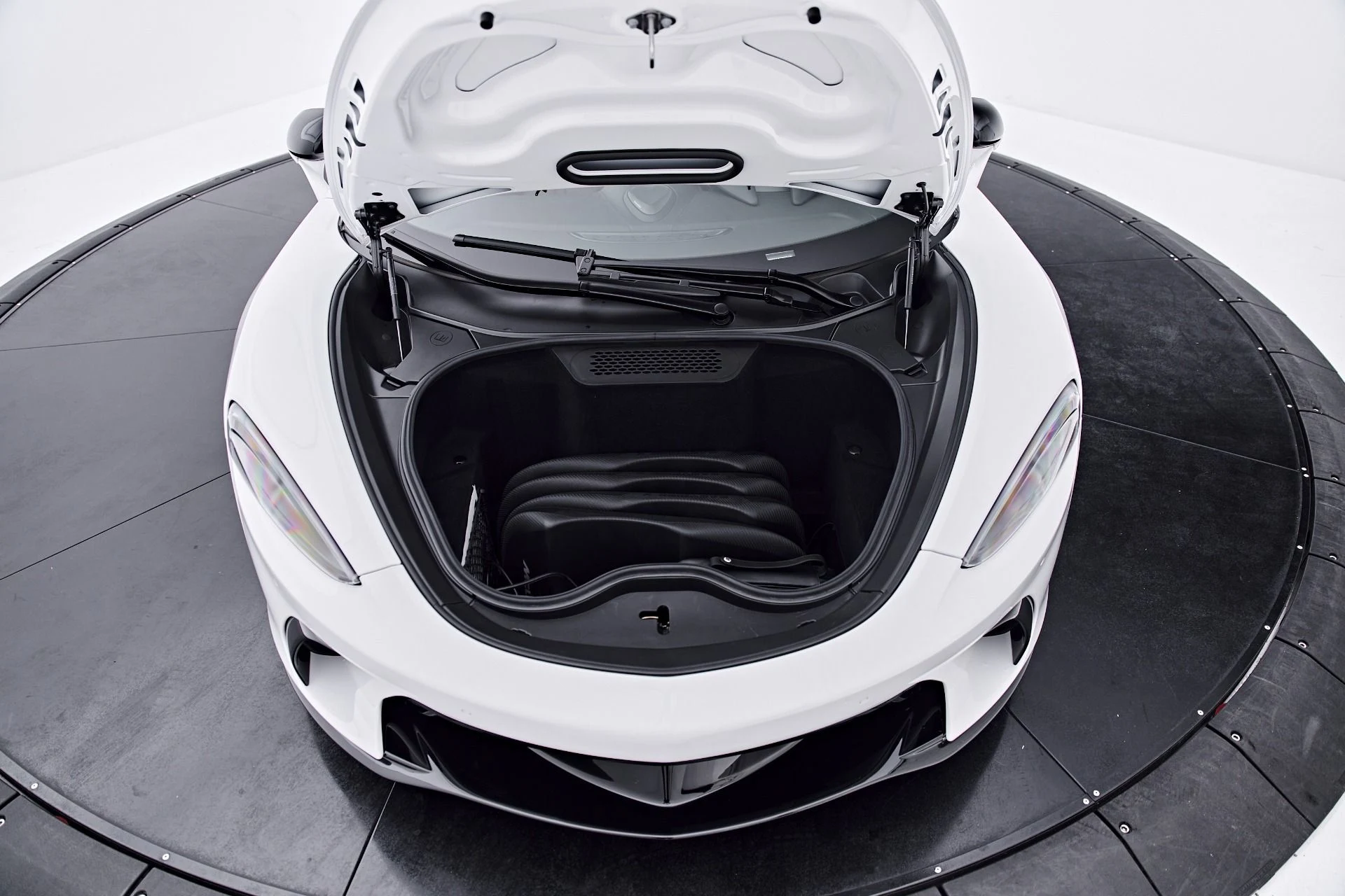 mph020_1721526202_Used_2025_Mc_Laren_GTS_1790357850_e5a34366bc