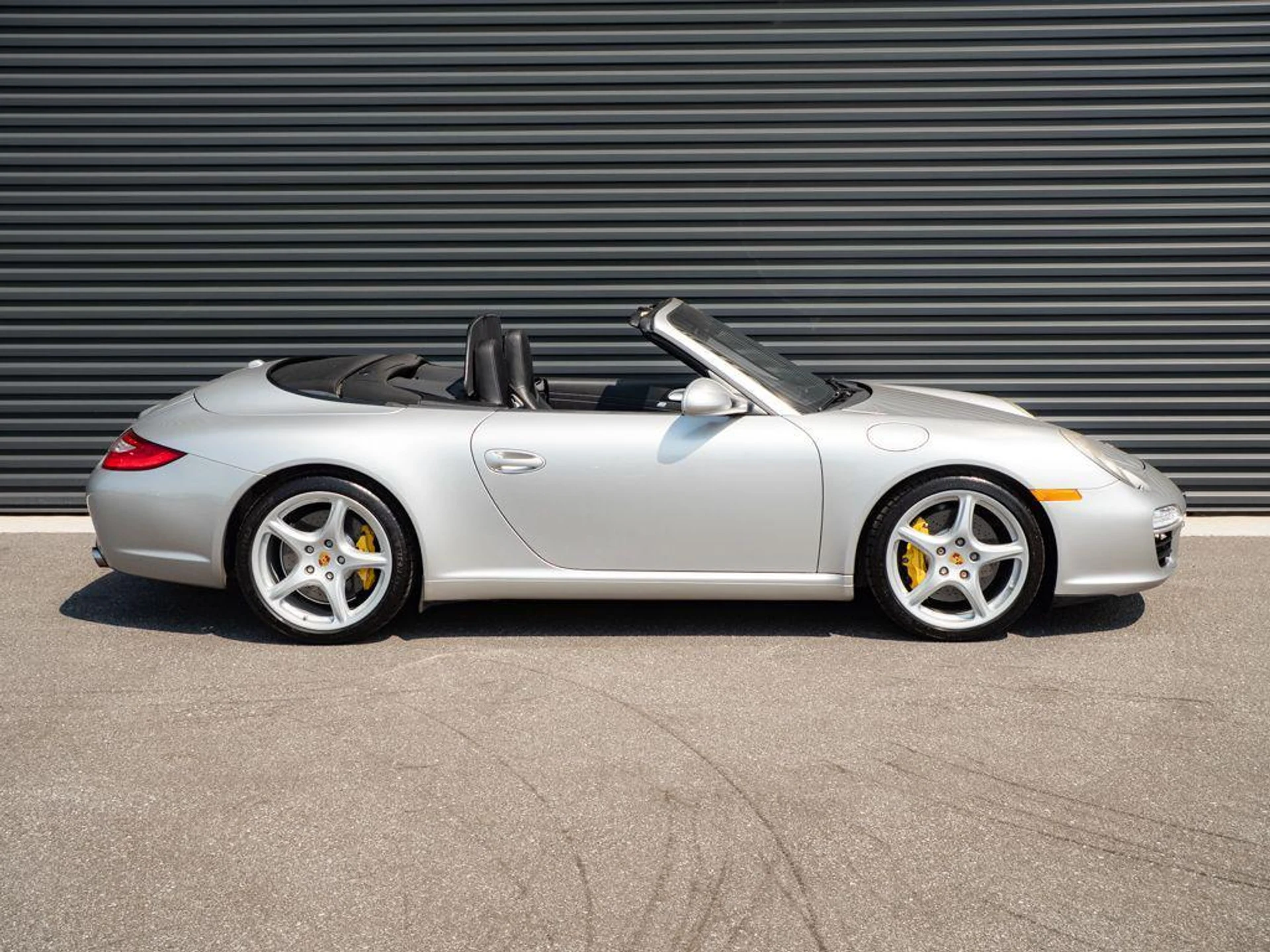 mph020_172694609_yv_B_X4p4_Yz_75_Bcq_N_Xvcw_B4_Dq0_f3218ed8ed