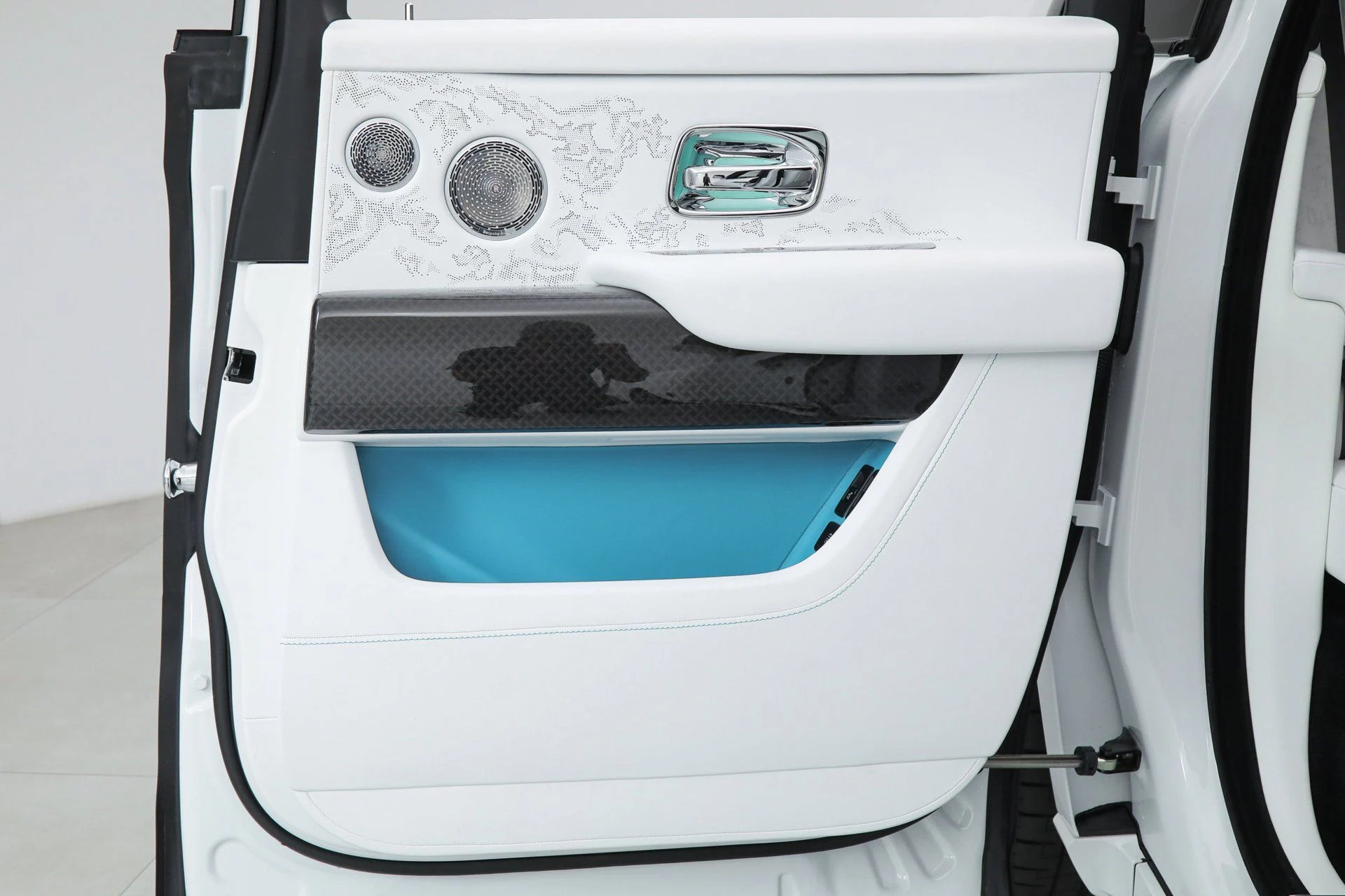 mph020_173282531_6a258d1eb2f592761e61ba217b959c81_7d61bd12c7