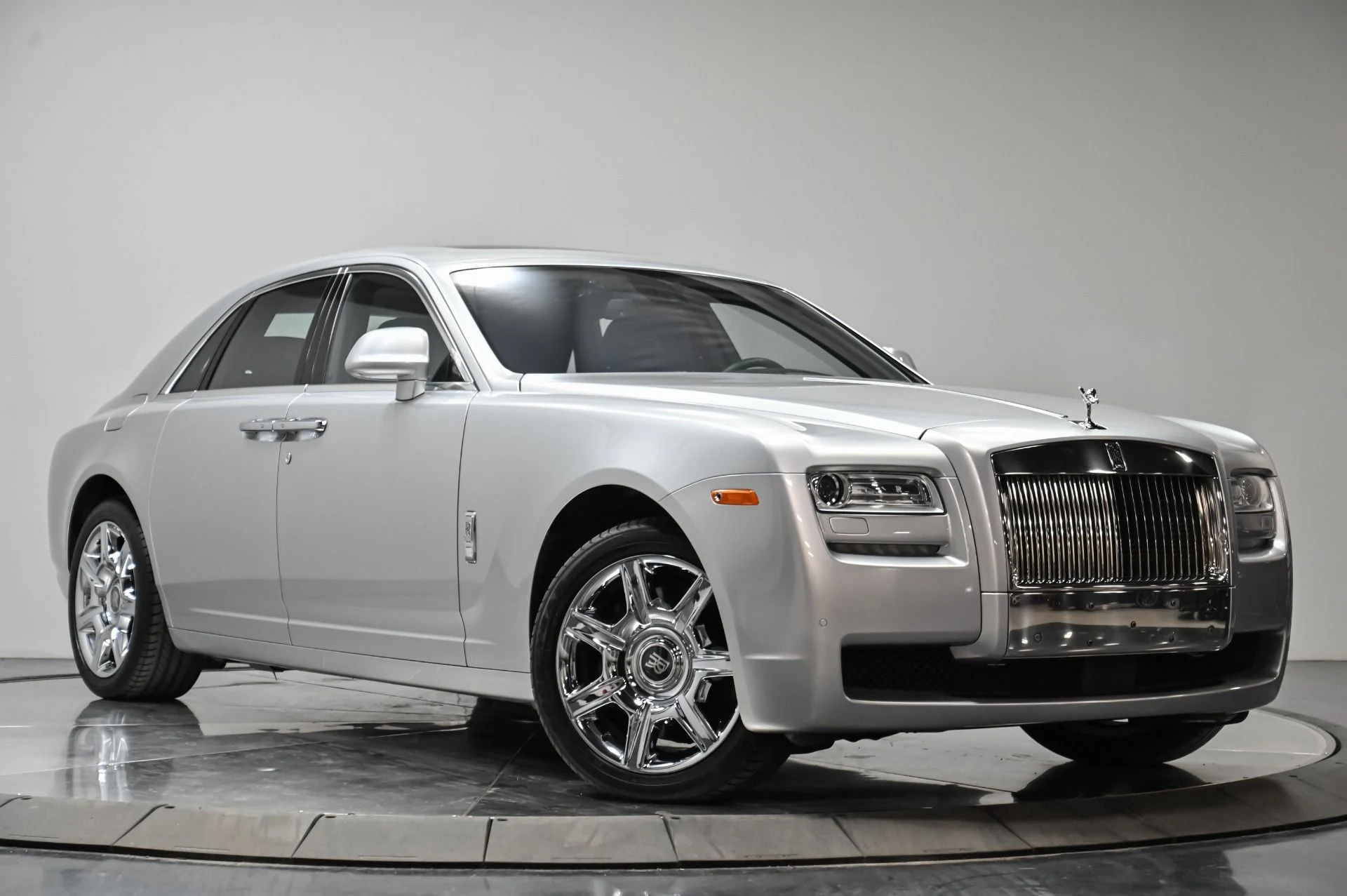 mph020_1735357365_Used_2012_Rolls_Royce_Ghost_1757528739_18e217b912