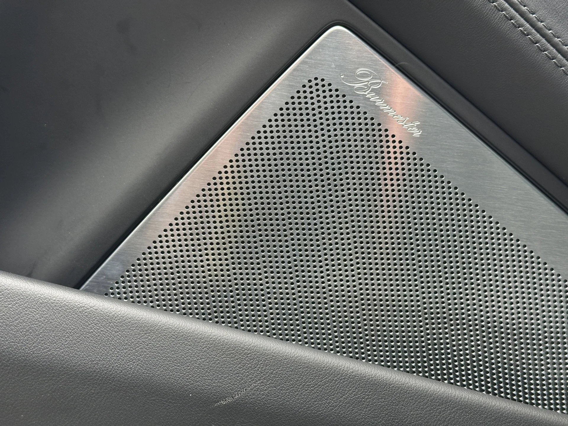 mph020_1741462645_bed04d231363146886c33841b6e36f75x_9825687dd2