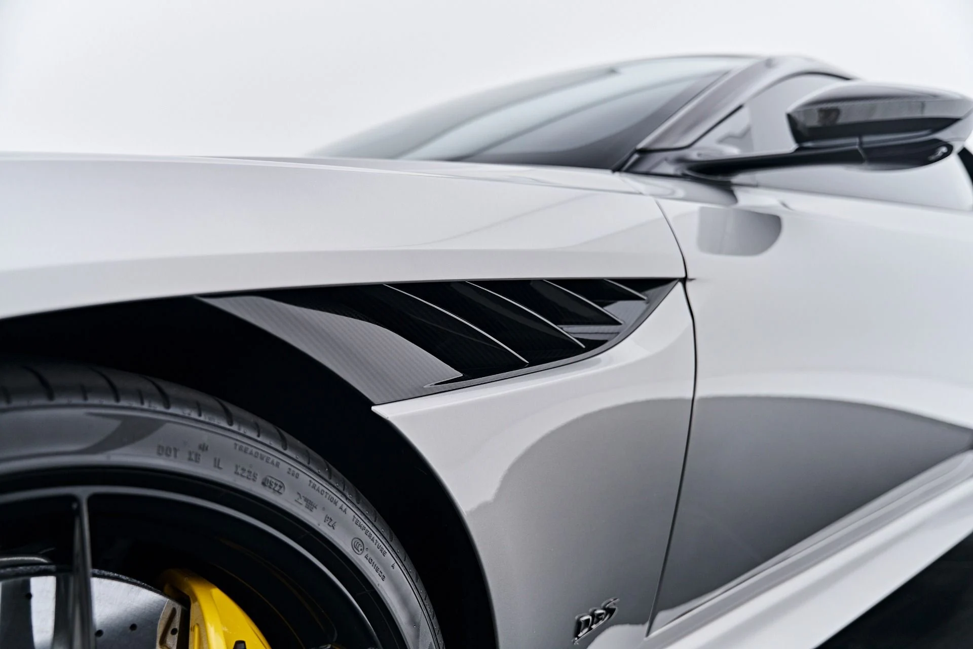 mph020_1742740391_Used_2023_Aston_Martin_DBS_1790369858_f9d71d3b46
