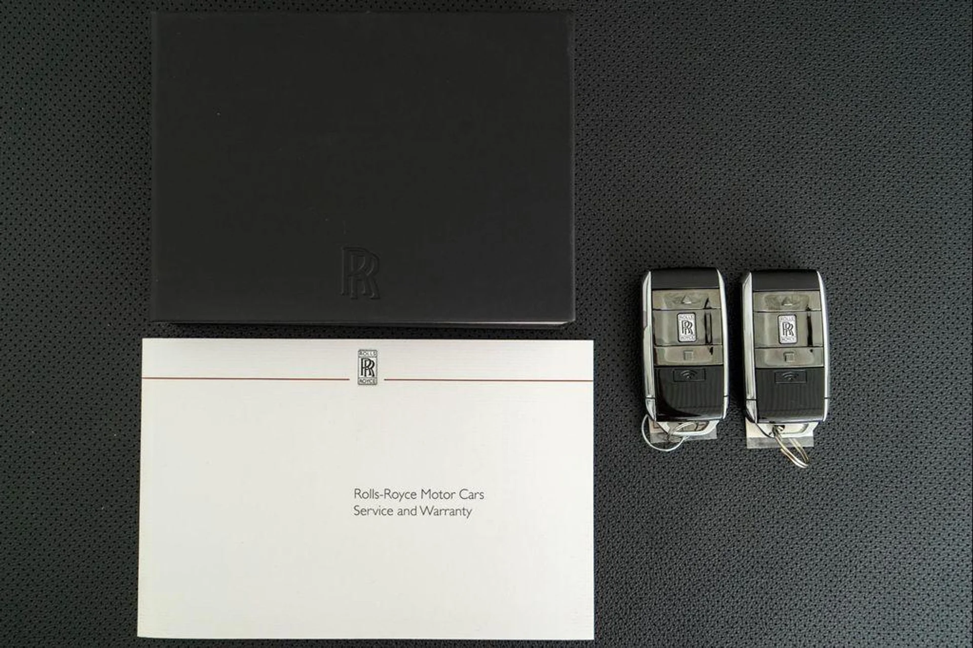 mph020_1748234596_4_Gxj_Fm0tln_HL_506_M_Ue7_On_UAEREY_bf6a727f64