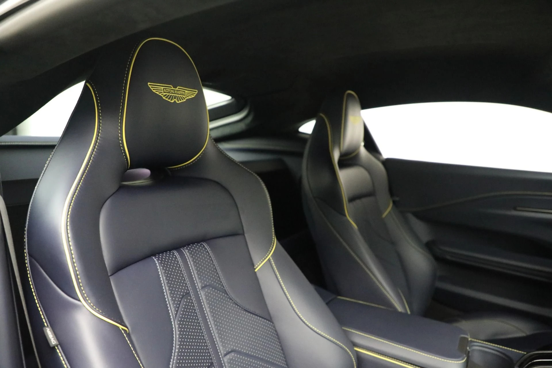 mph020_1751879160_New_2026_Aston_Martin_Vantage_ba3508a915