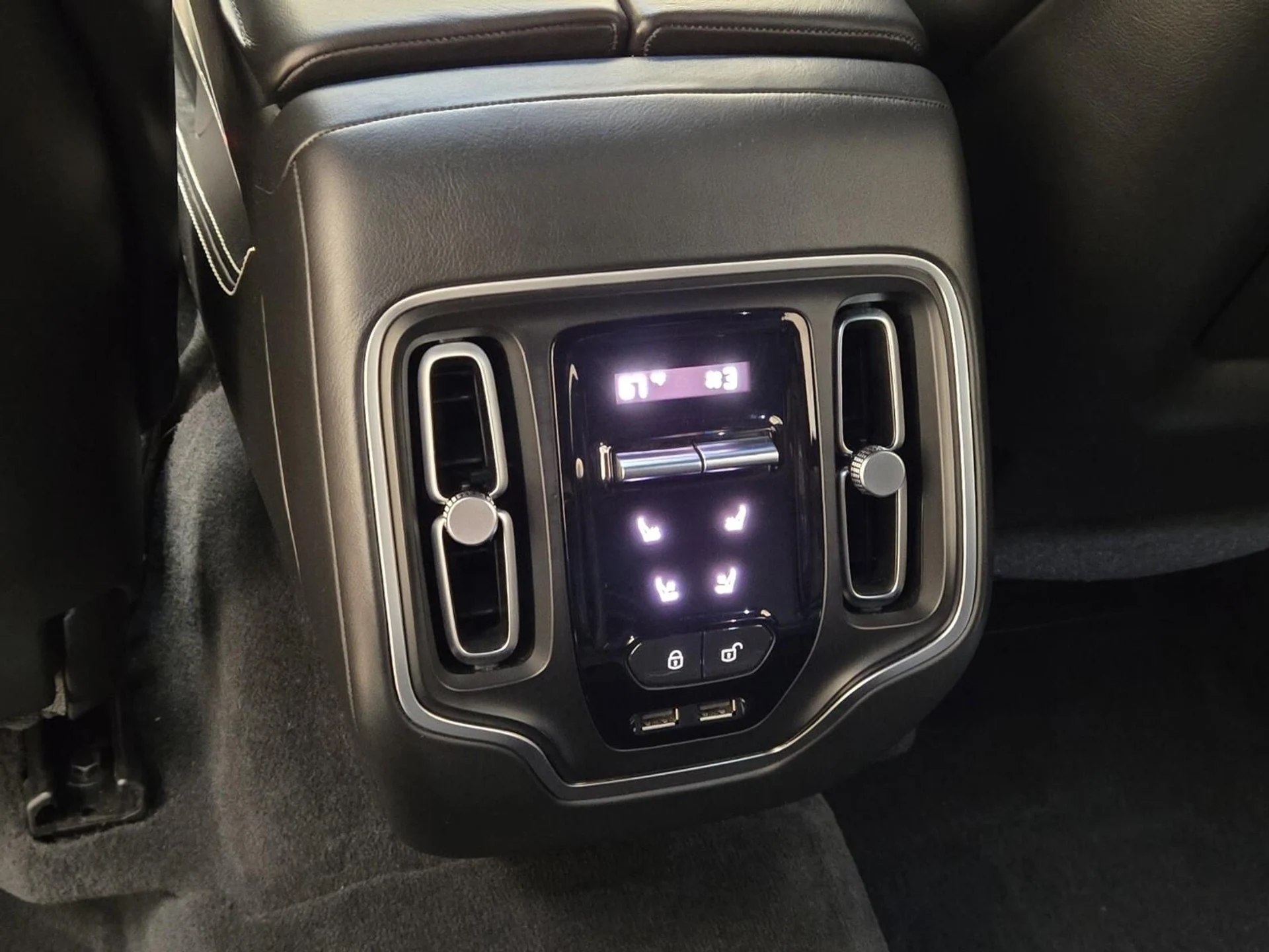 mph020_1752674695_Used_2021_Aston_Martin_DBX_1753164326_463f346f02
