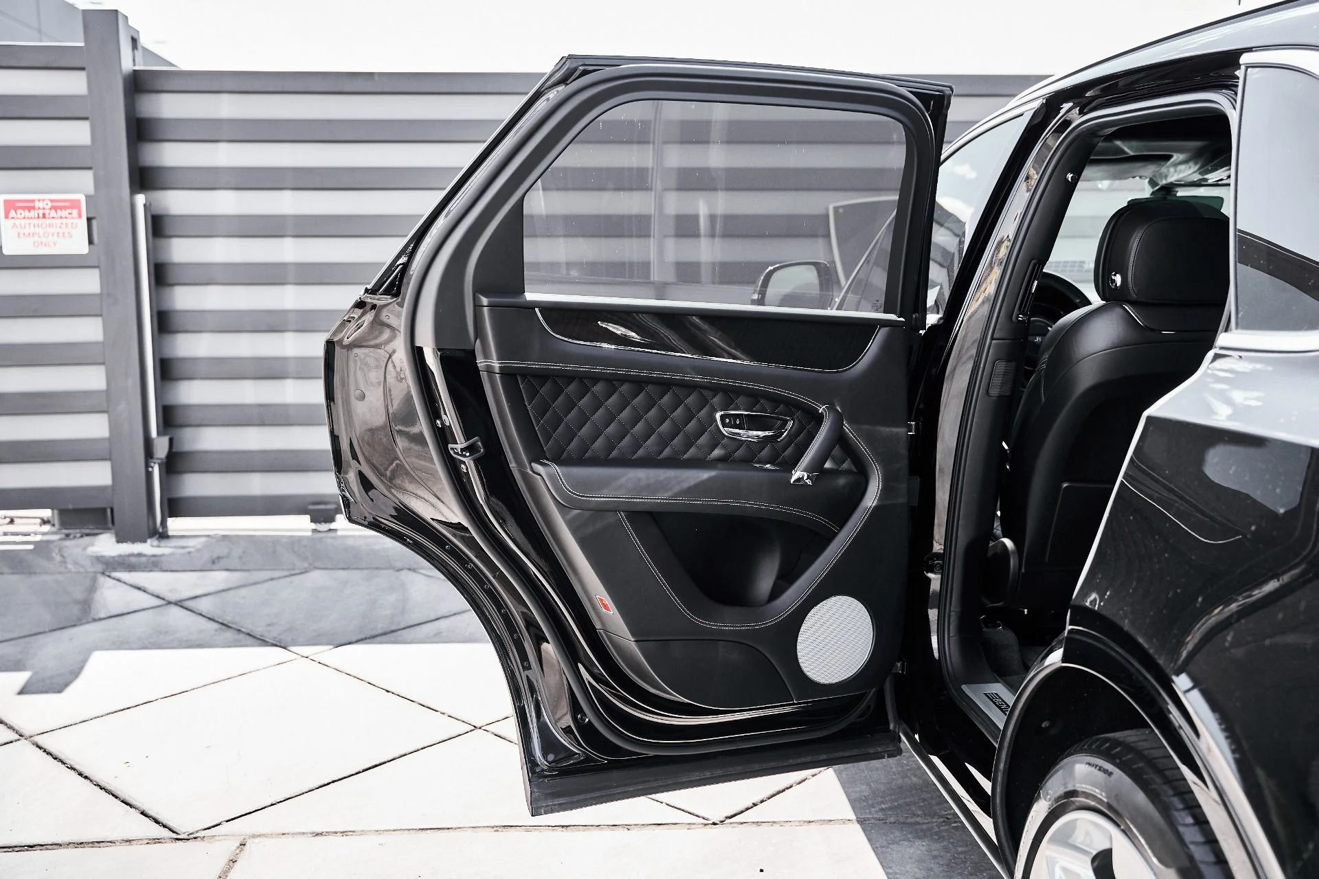 mph020_1763562514_Used_2017_Bentley_Bentayga_W12_1781373077_a479528a35