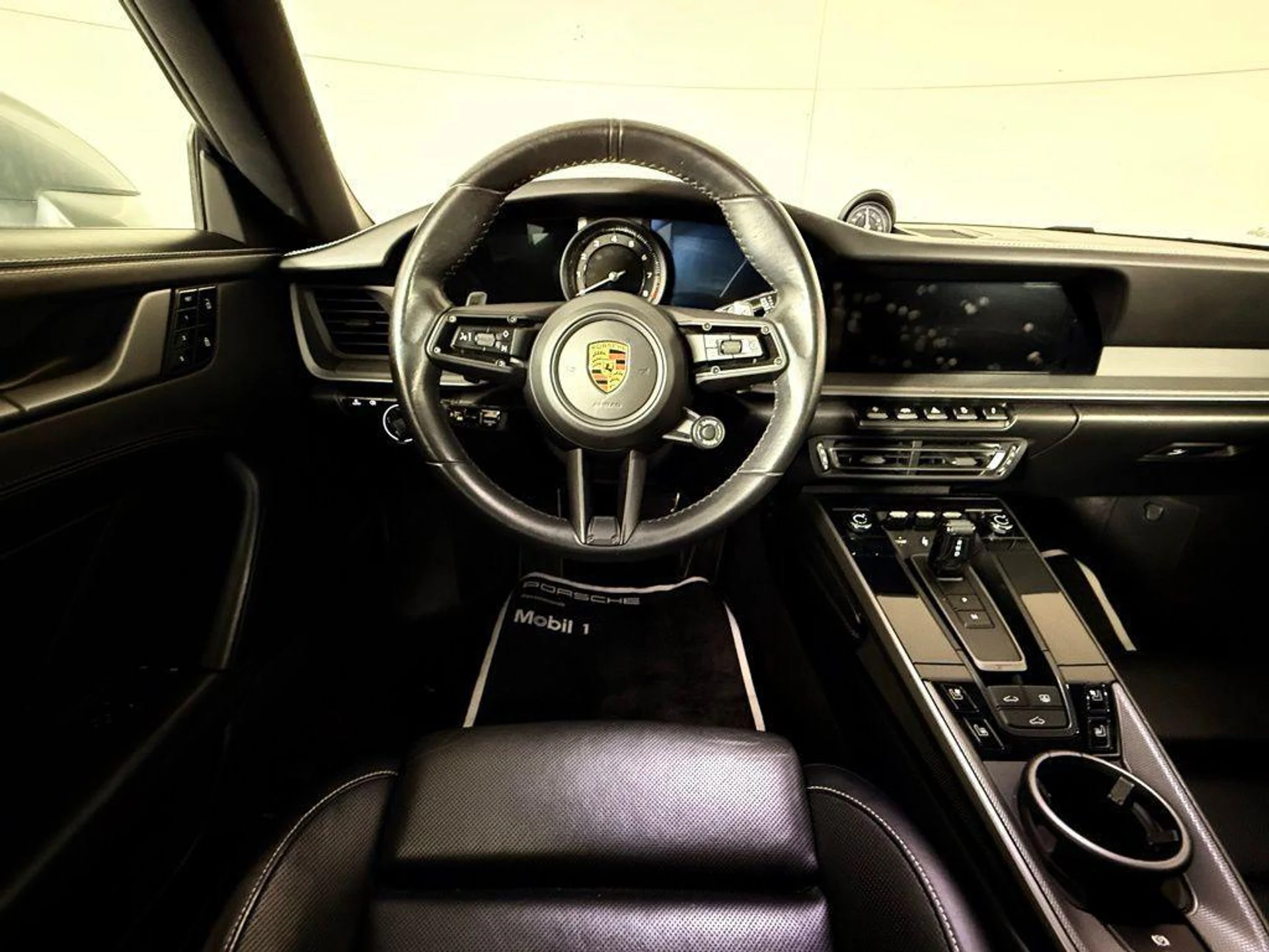 mph020_1765409966_MKG_71r4_Wu_Th_YOYAVZ_Yb_Br_Lk_Wb_UM_95b36b5b8d