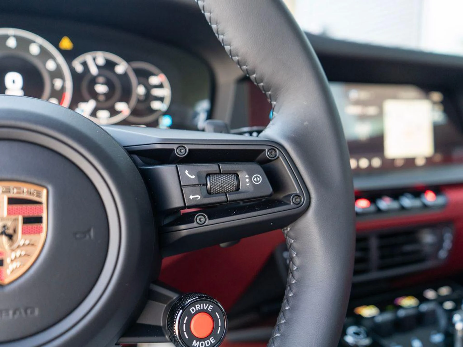 mph020_1765861342_Go_vx_Nzuk_Kic2y_K_Ov_Ifr90_Or2_DM_84a5d5e787