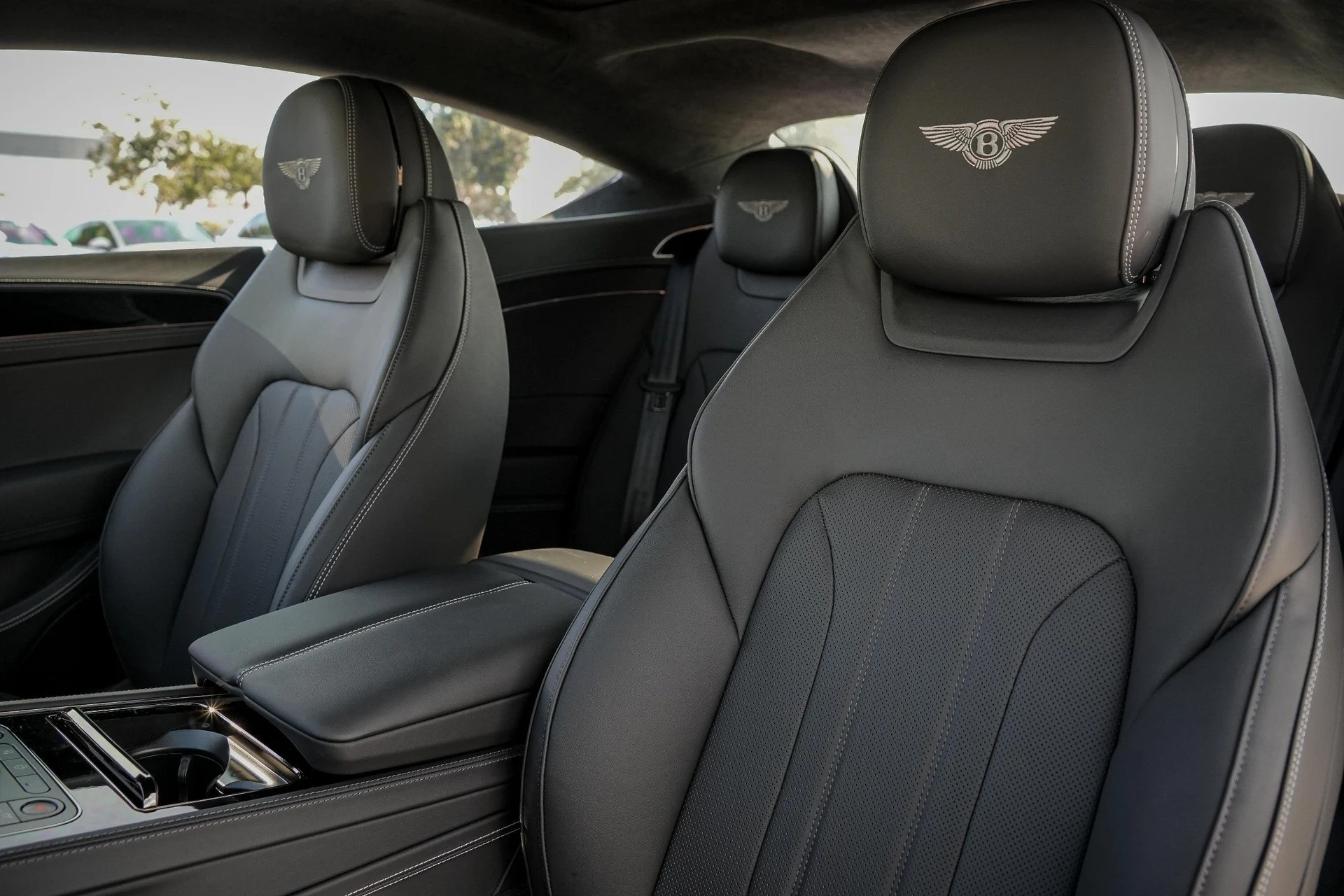 mph020_1767001941_Hi_Tech_Luxury_Imports_LLC_SCBCP_2_ZG_5_TC_023736_image_20_5d7e0b5bda