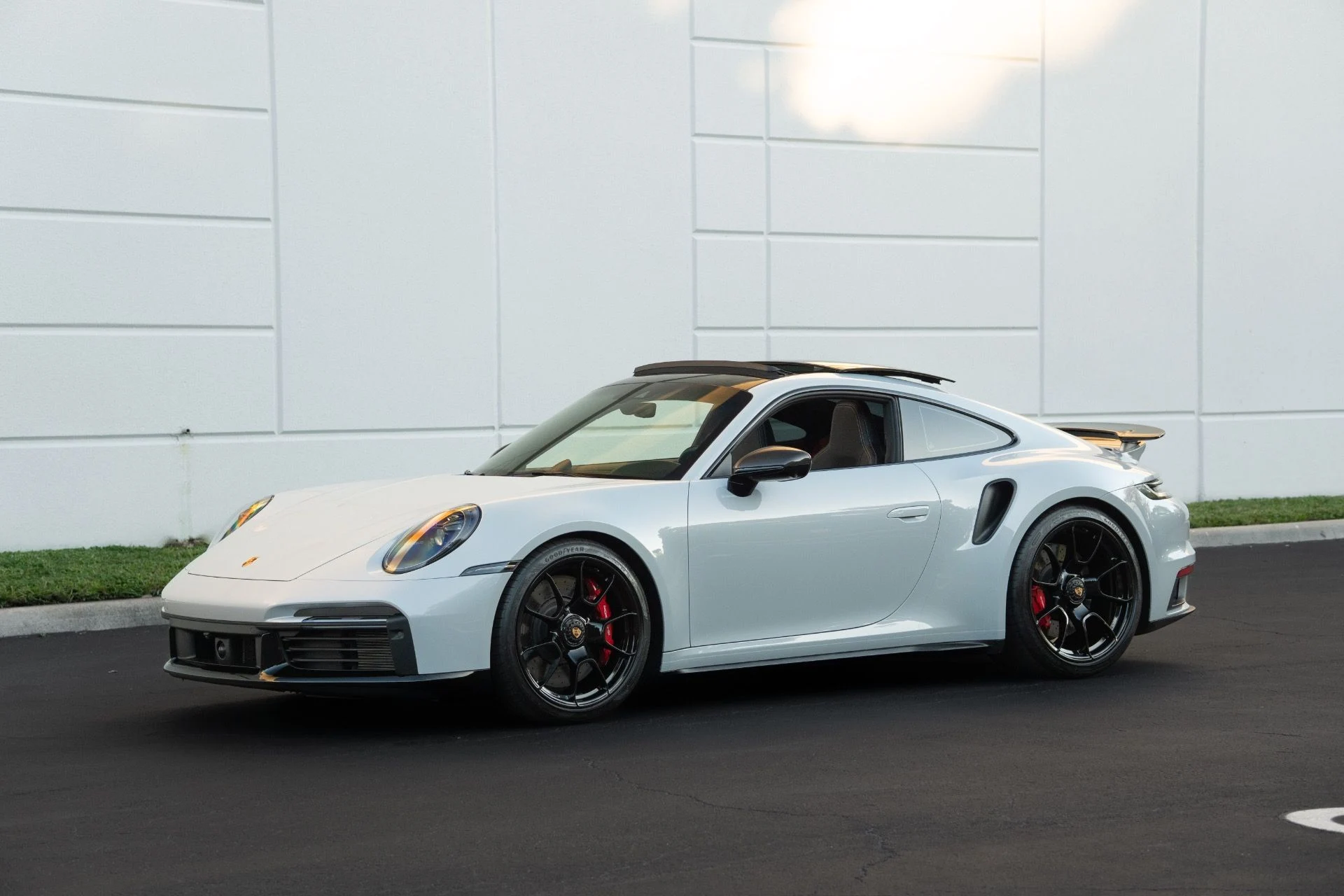 mph020_1775721035_Used_2024_Porsche_911_Turbo_1762281596_007b304ab6