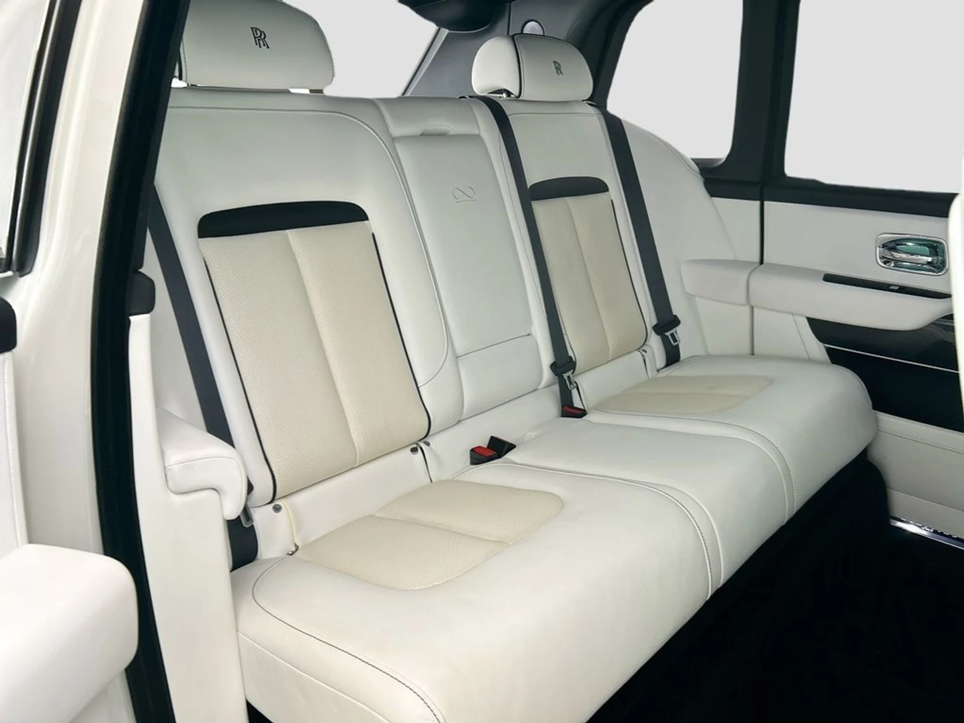 mph020_1777548993_used_2021_rolls_royce_cullinan_sportutility_8119_23020576_21_1024_ec3ed921a9
