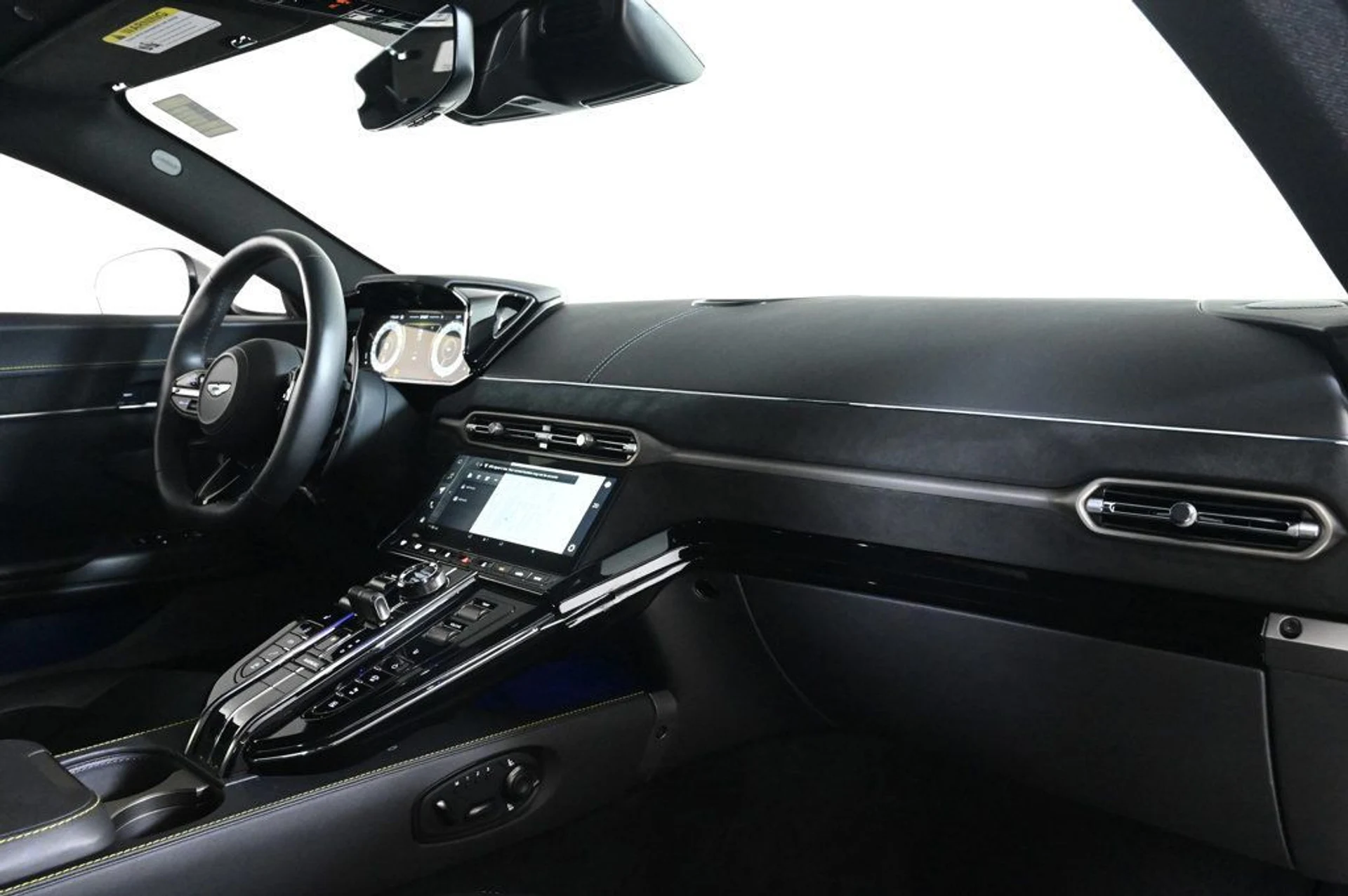 mph020_1781860321_used_2025_aston_martin_vantage_base_11350_22975138_20_1024_5eb4f8c3e7