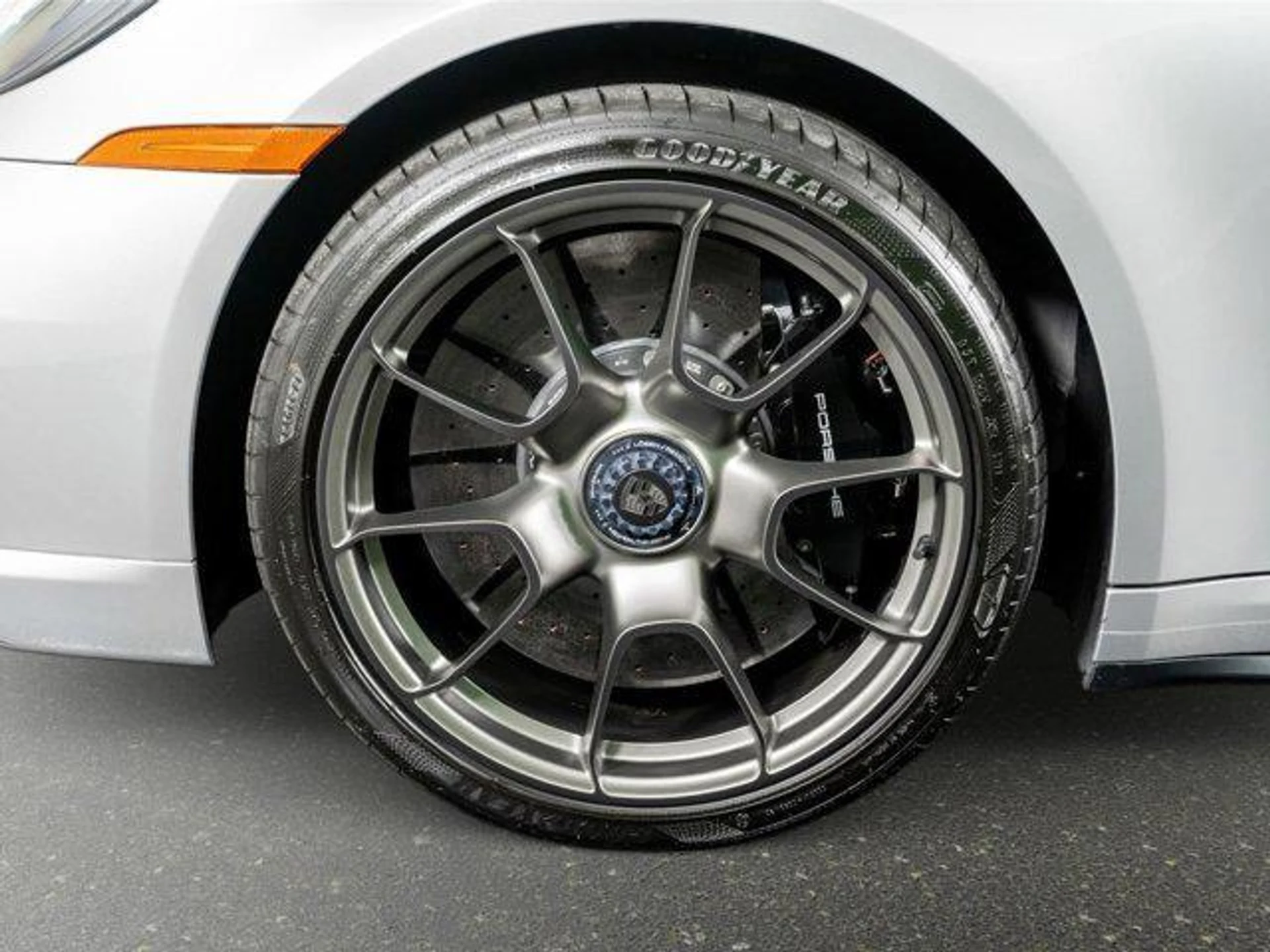 mph020_1788542533_u_D61n_Rt3u_N_Br_N_Pg_X_Uu_Jx_Od_Rm7_KQ_b7b77dcb22