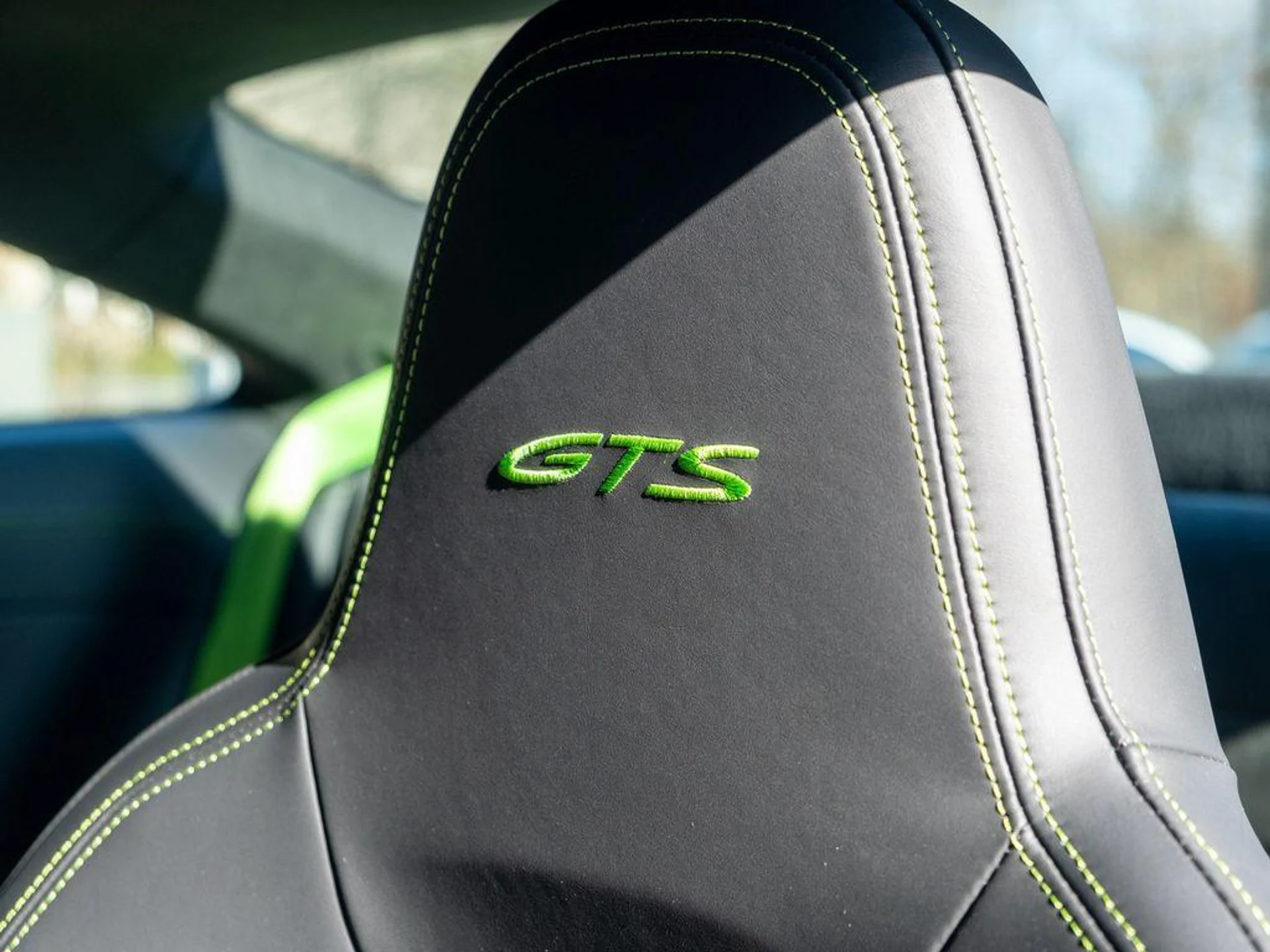 mph020_1790548857_ob2_Tkul_BG_VQ_7_J9_Po_Z7w_AA_5x6a_I_3f8516aef8