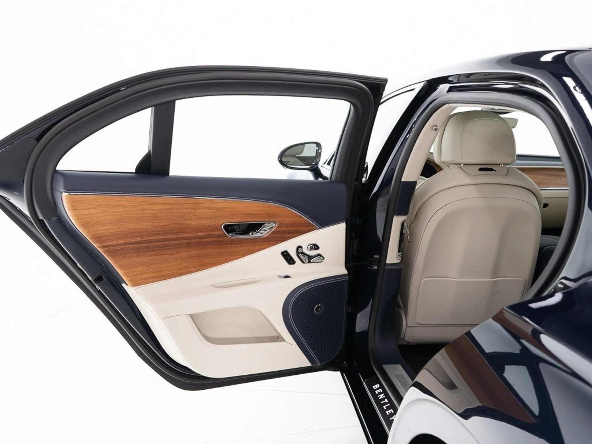 mph020_1792841582_5e1190acb373e5e8b3738ebdf4872939_6f14963ced