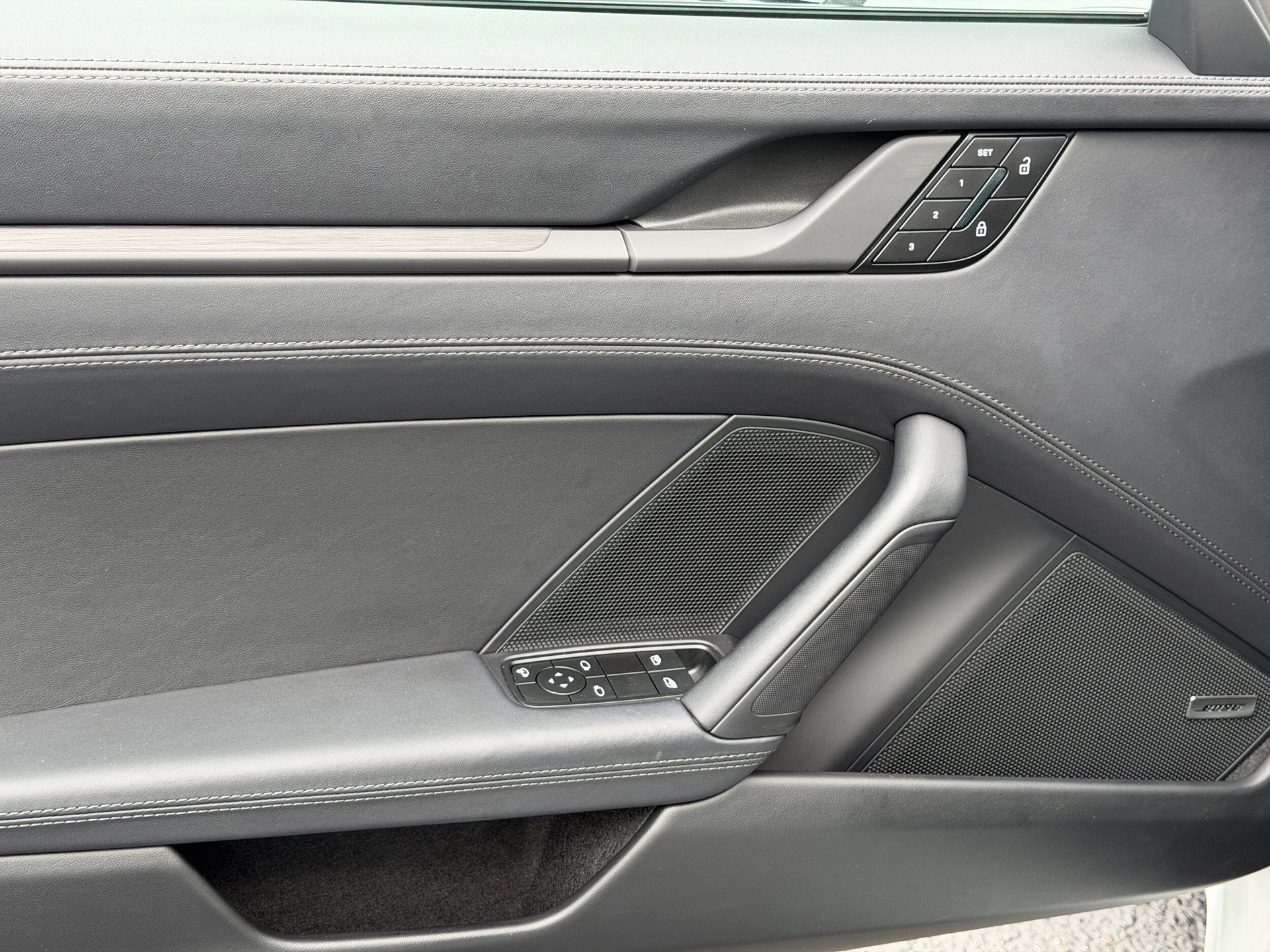 mph020_1796289936_790d90a31901abcec8cff3eed0601906x_9a276af9c4