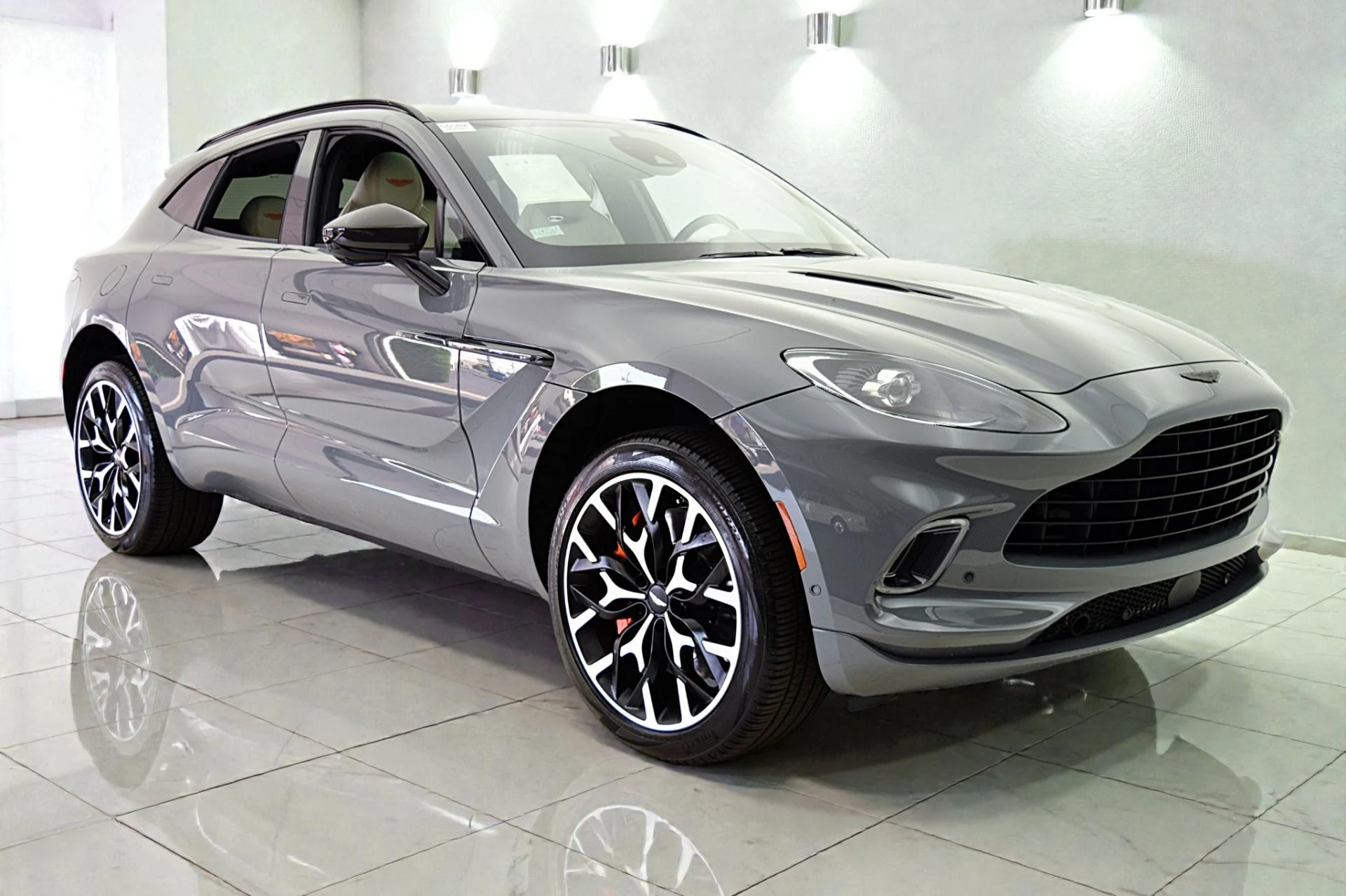 mph020_179930294_Used_2022_Aston_Martin_DBX_653bd4bbf4