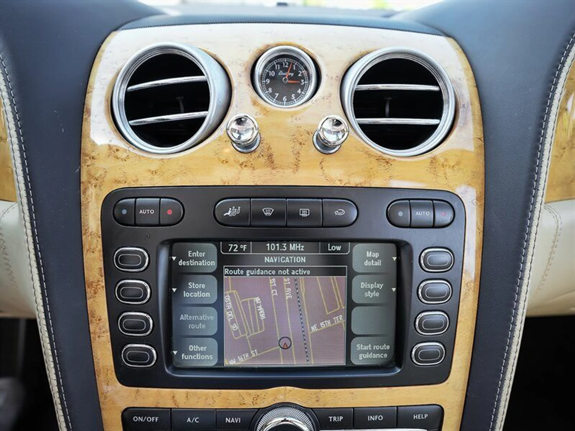 mph020_1801052410_e436f56082_800_b5e8d1e4dd