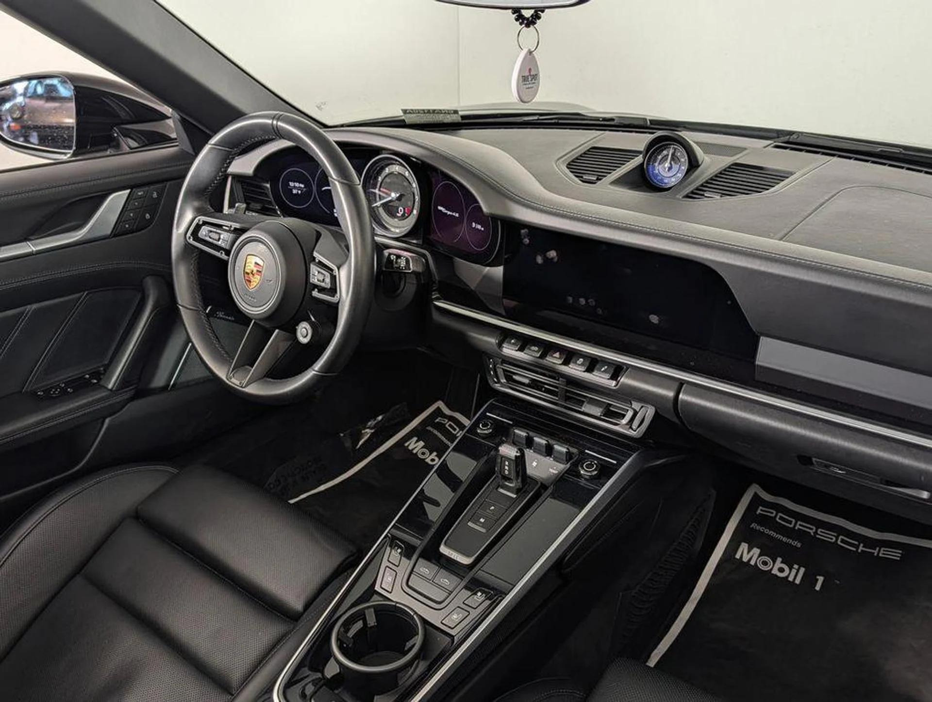 mph020_1801318125_E_Mv_V6_Gh_Rj_Qwgpeld_Qj_Njw47b_HOE_2b3b27dea4