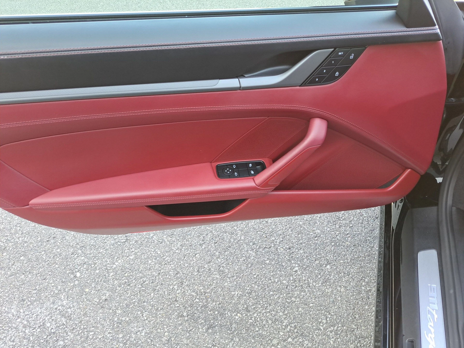 mph020_1805482235_a2b089a5b487ec76a92851a75ea3fc37x_f197e59e5f