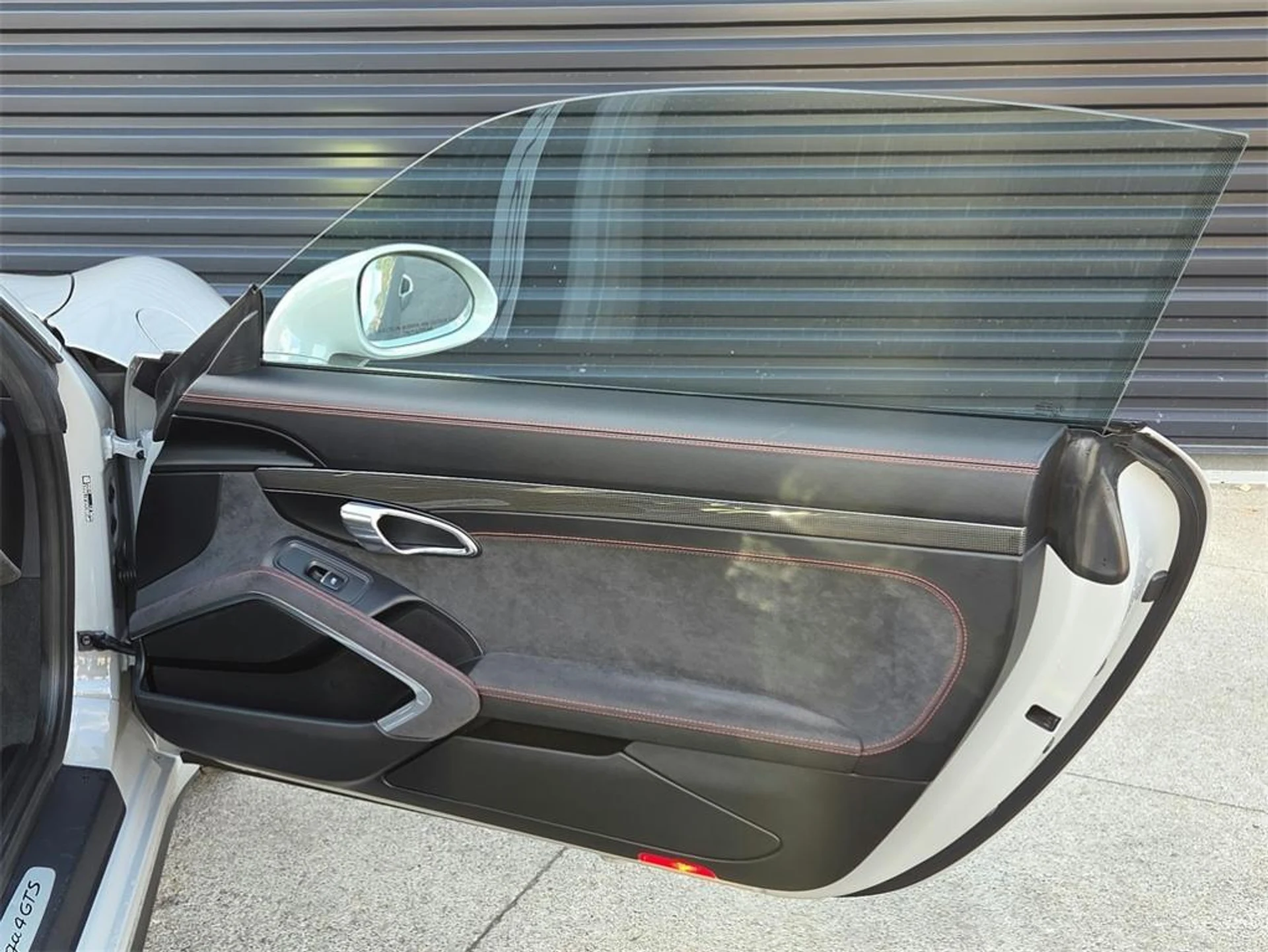 mph020_1815806226_dq_BLI_1t2_qr_Owke2y9257b6_Agw_Q_e29a9af40c