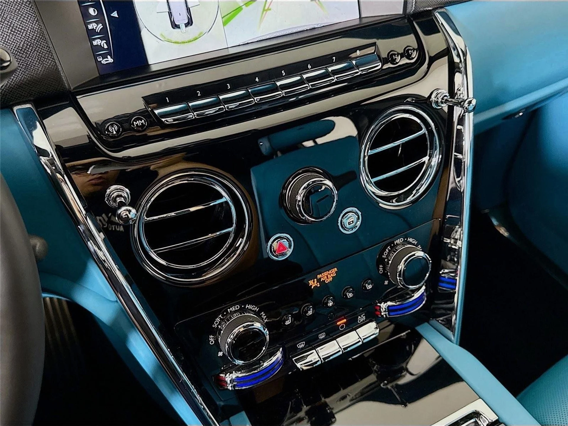 mph020_1819212662_244e19732de623128607df2c8d3c4607_2abff67577