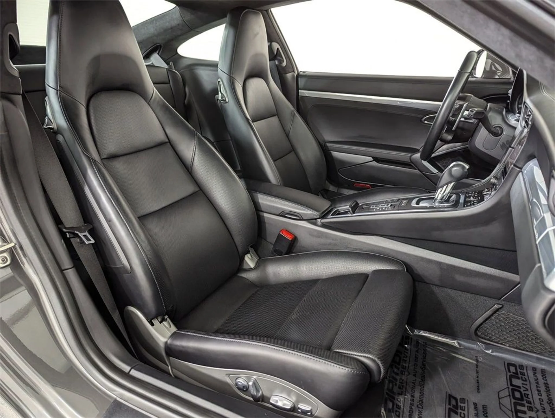 mph020_181935867_01e9fadc826f58db552d0632724674bax_987370b322