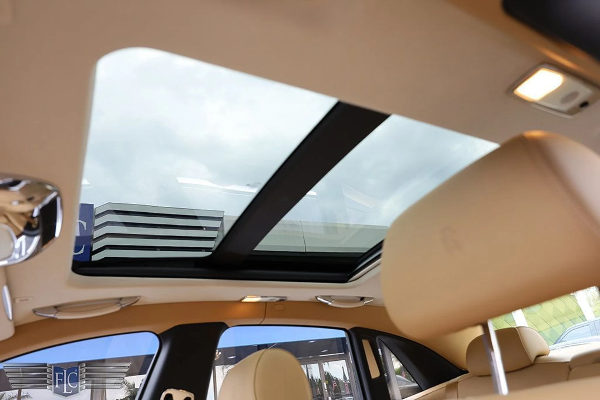 mph020_1821478901_used_2014_rolls_royce_ghost_4drsedan_6305_22786117_21_1024_87d8b79926