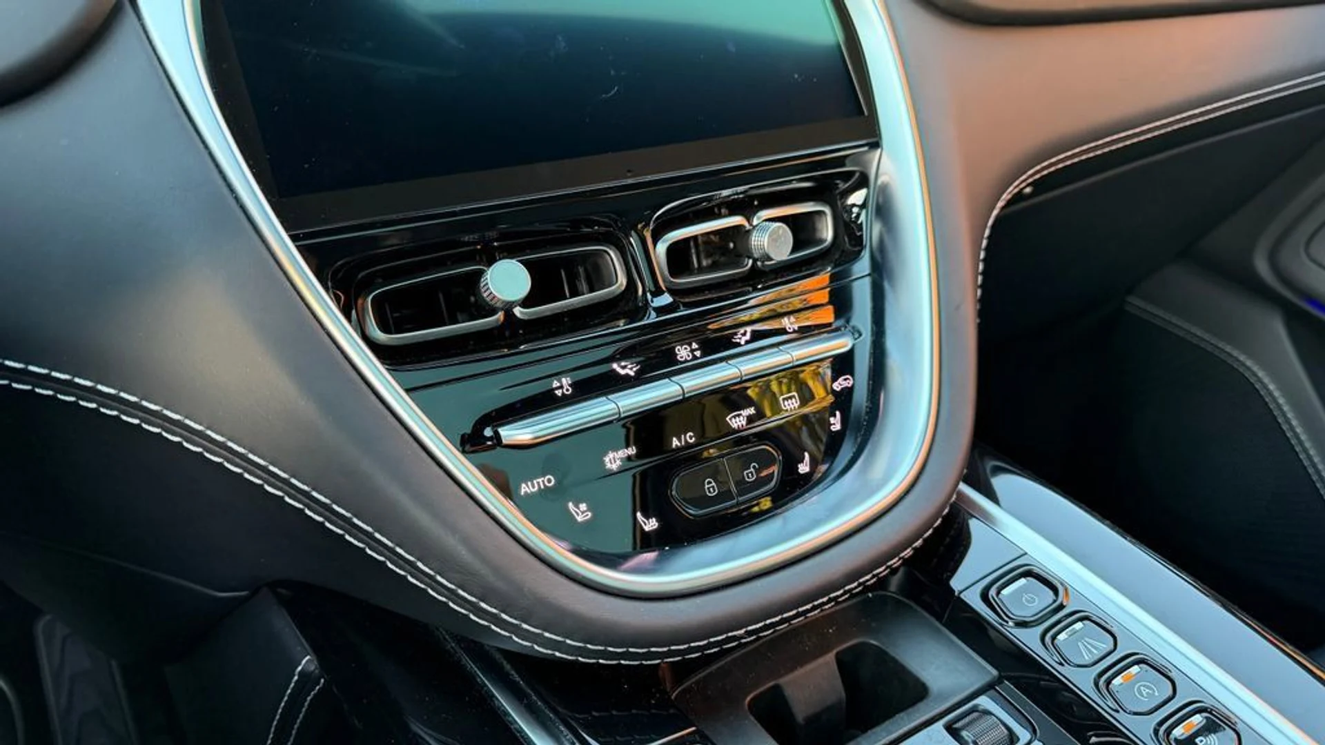 mph020_1822736856_c19a2f7f603d4cb9a00c440e9cc7cb81_fe669529ca