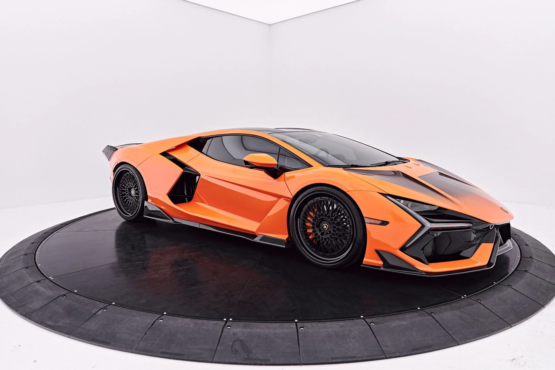 mph020_1827706650_Used_2025_Lamborghini_Revuelto_Base_1786151765_3f2042ebd1