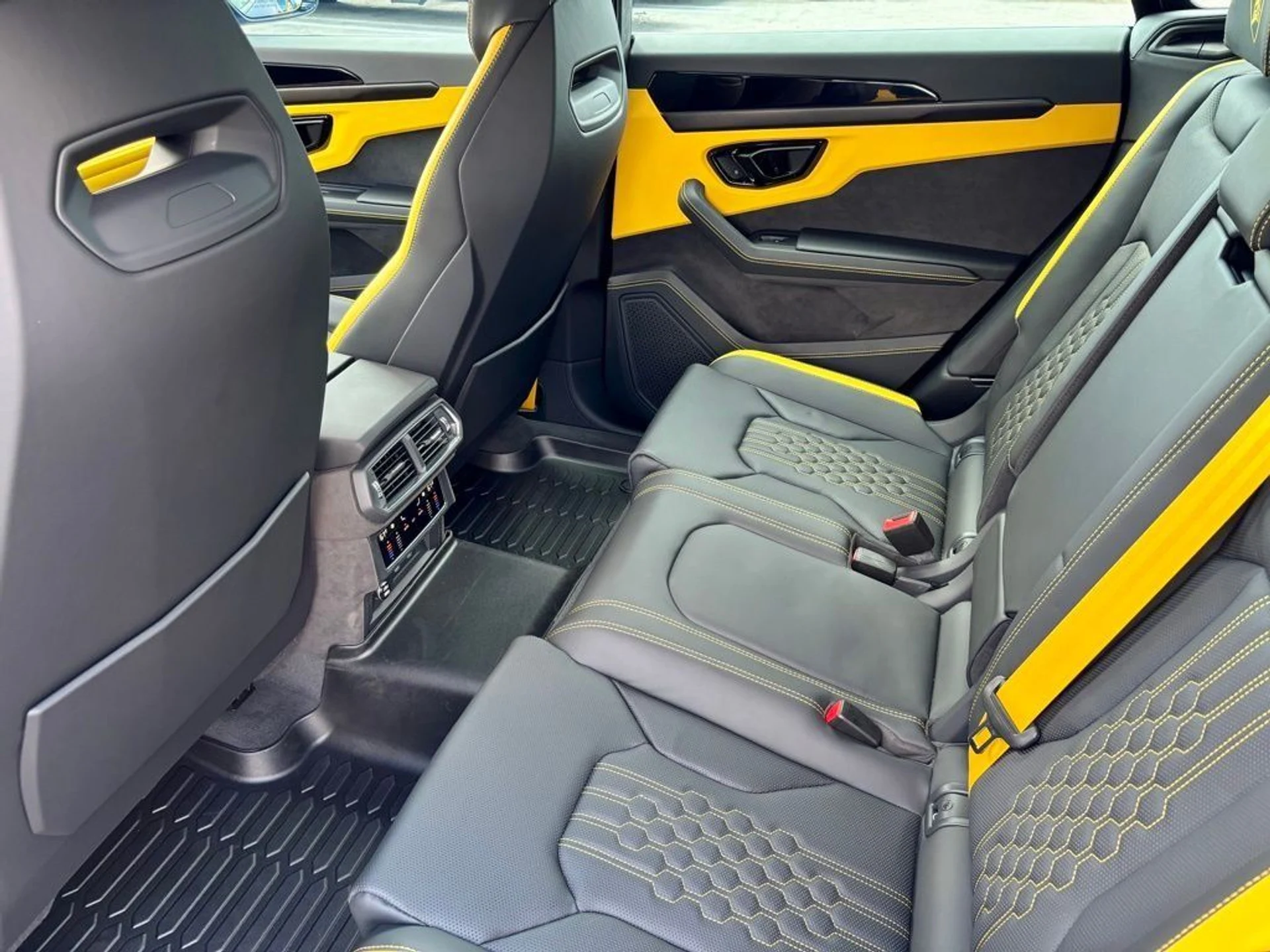 mph020_182948477_67dad350bee2d2ff9bf1d511cf5c0ef8_e44246b334