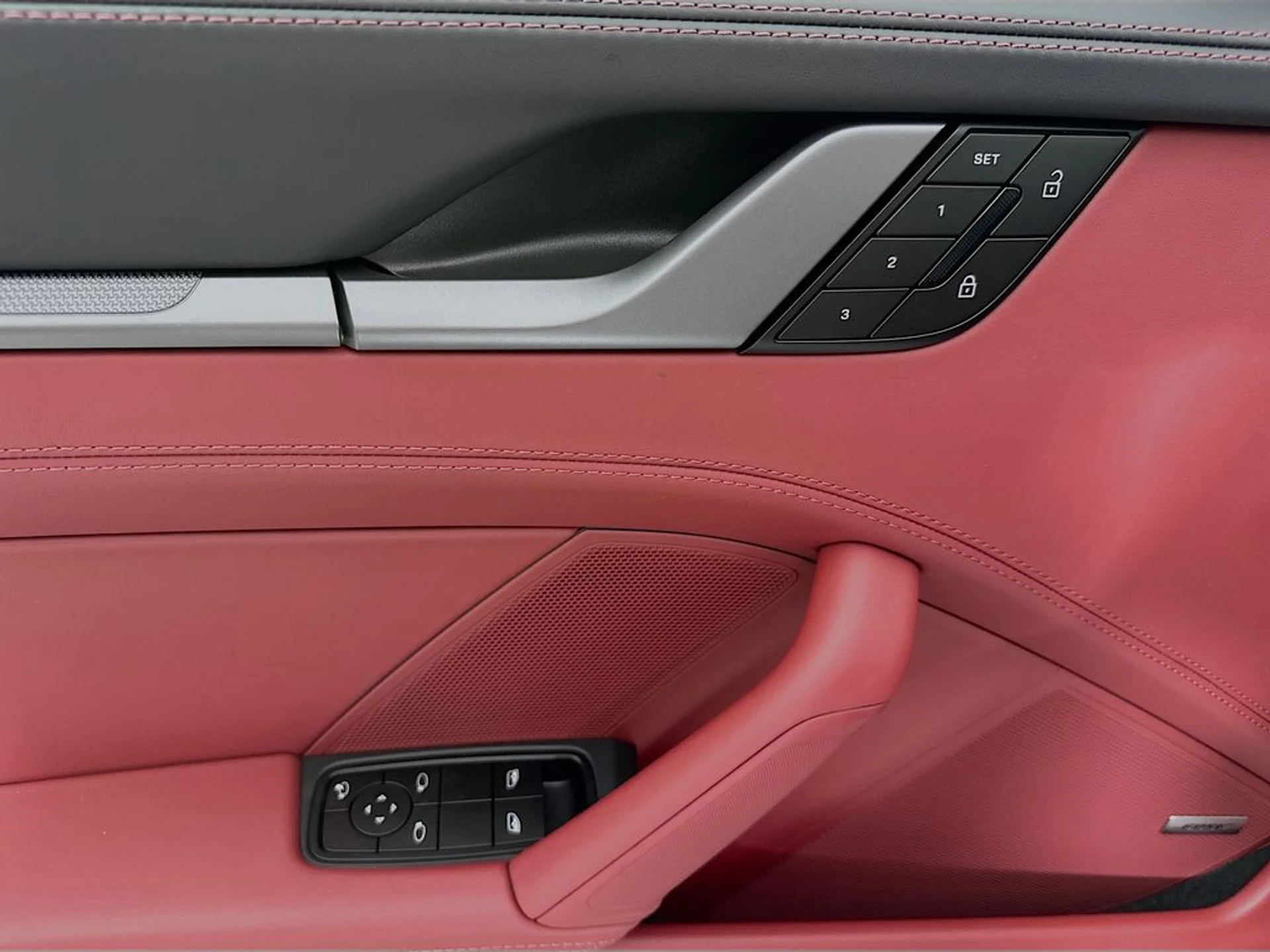 mph020_1831495331_996457570b3f20b87088d084f190c117x_c868a602de