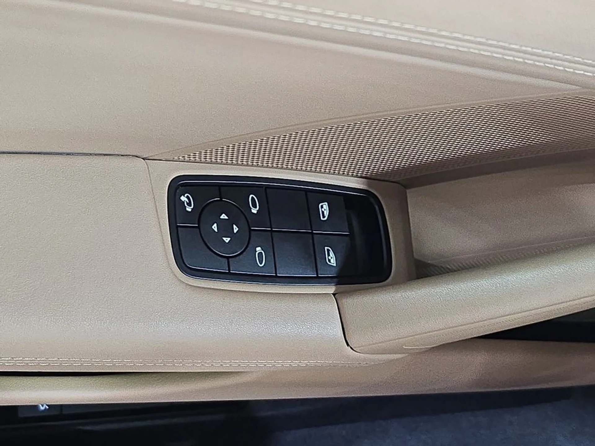 mph020_1836973648_e12026766d1d95484c59fc154773f44d_8638d493ae