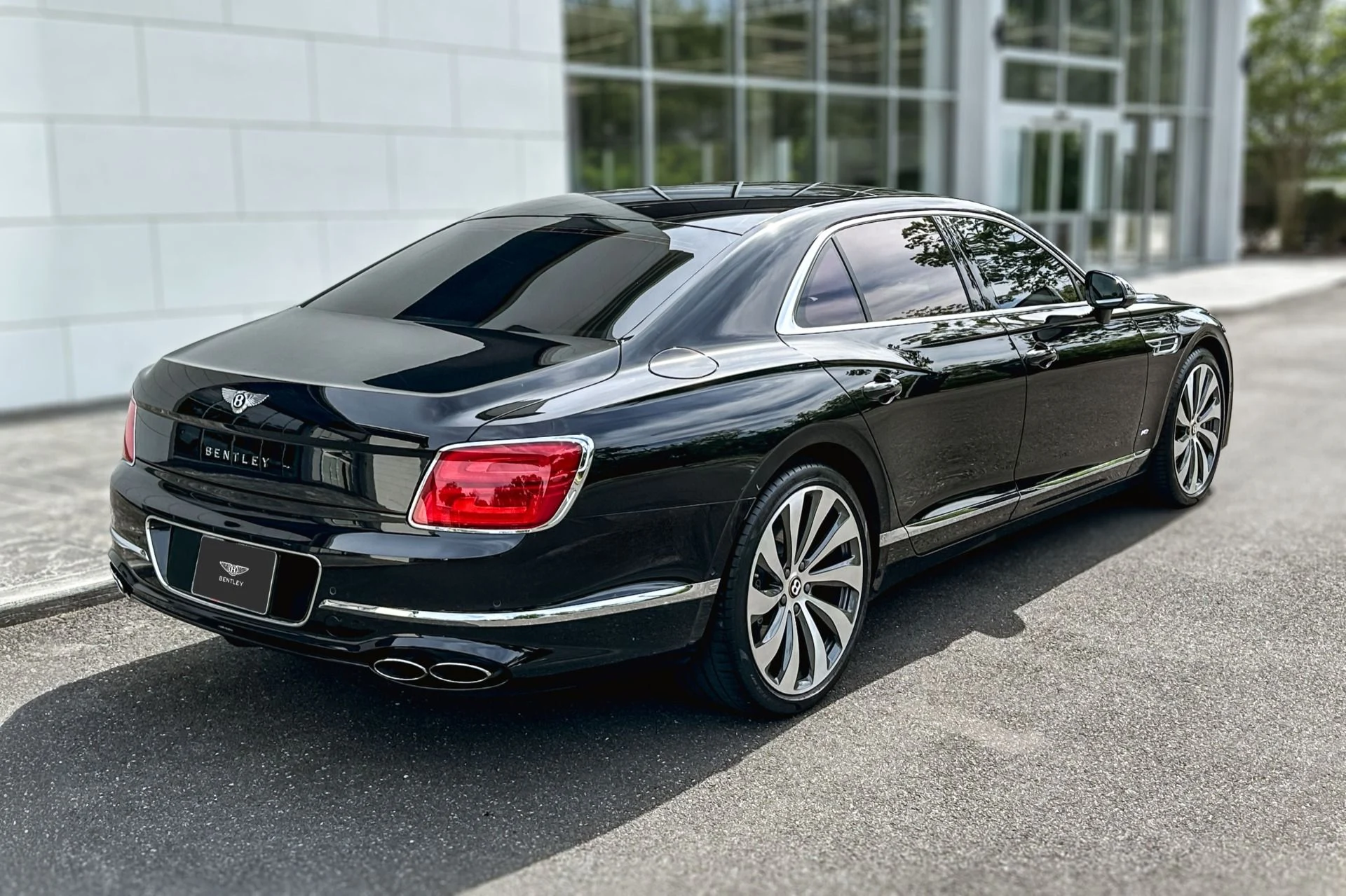 mph020_1837817100_Used_2022_Bentley_Flying_Spur_V8_1779967865_dc64c82138